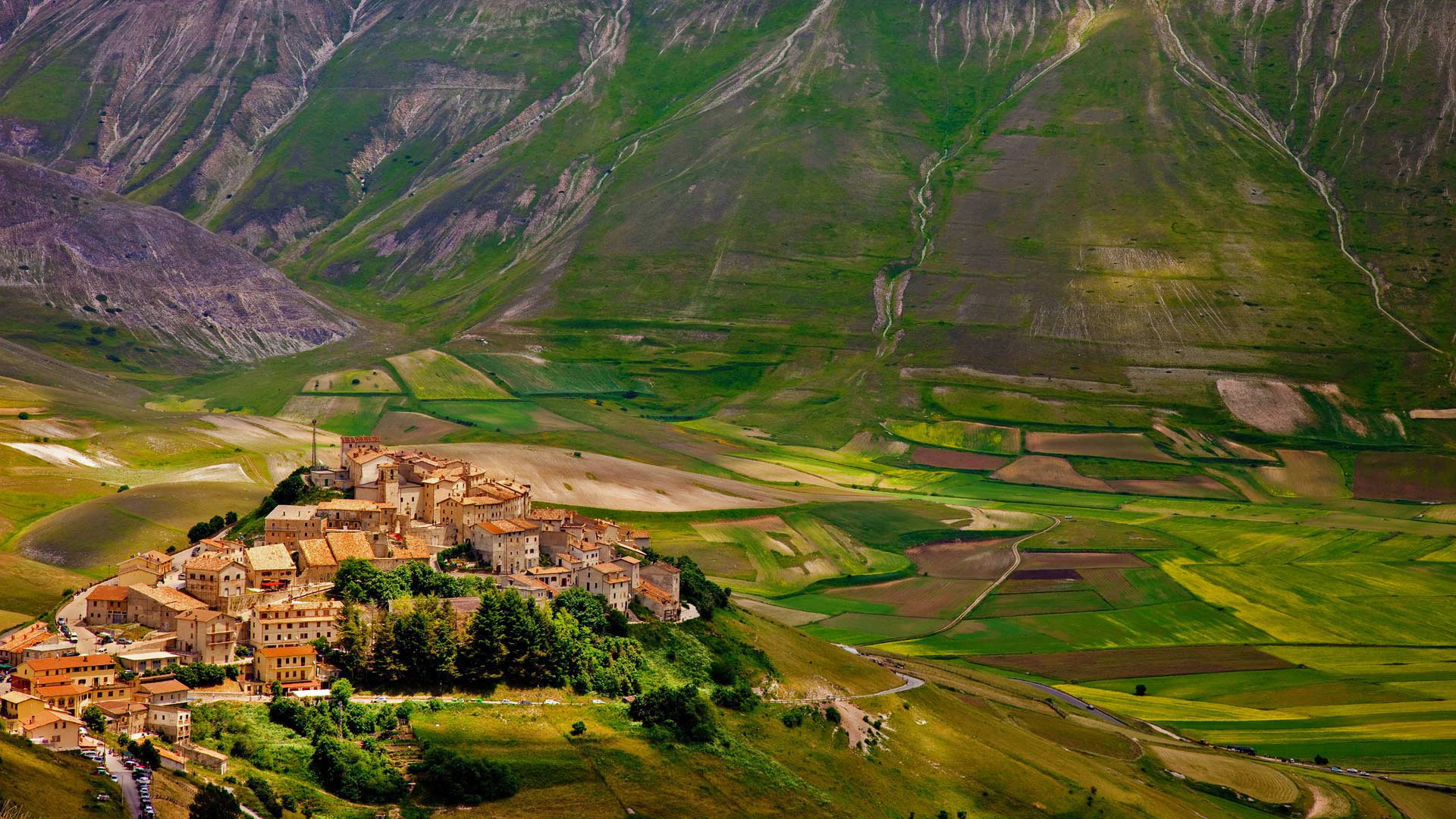Perugia, Castelluccio, National Park Sibillini, mountains, Italy, town, home, 1080P, HD Wallpaper