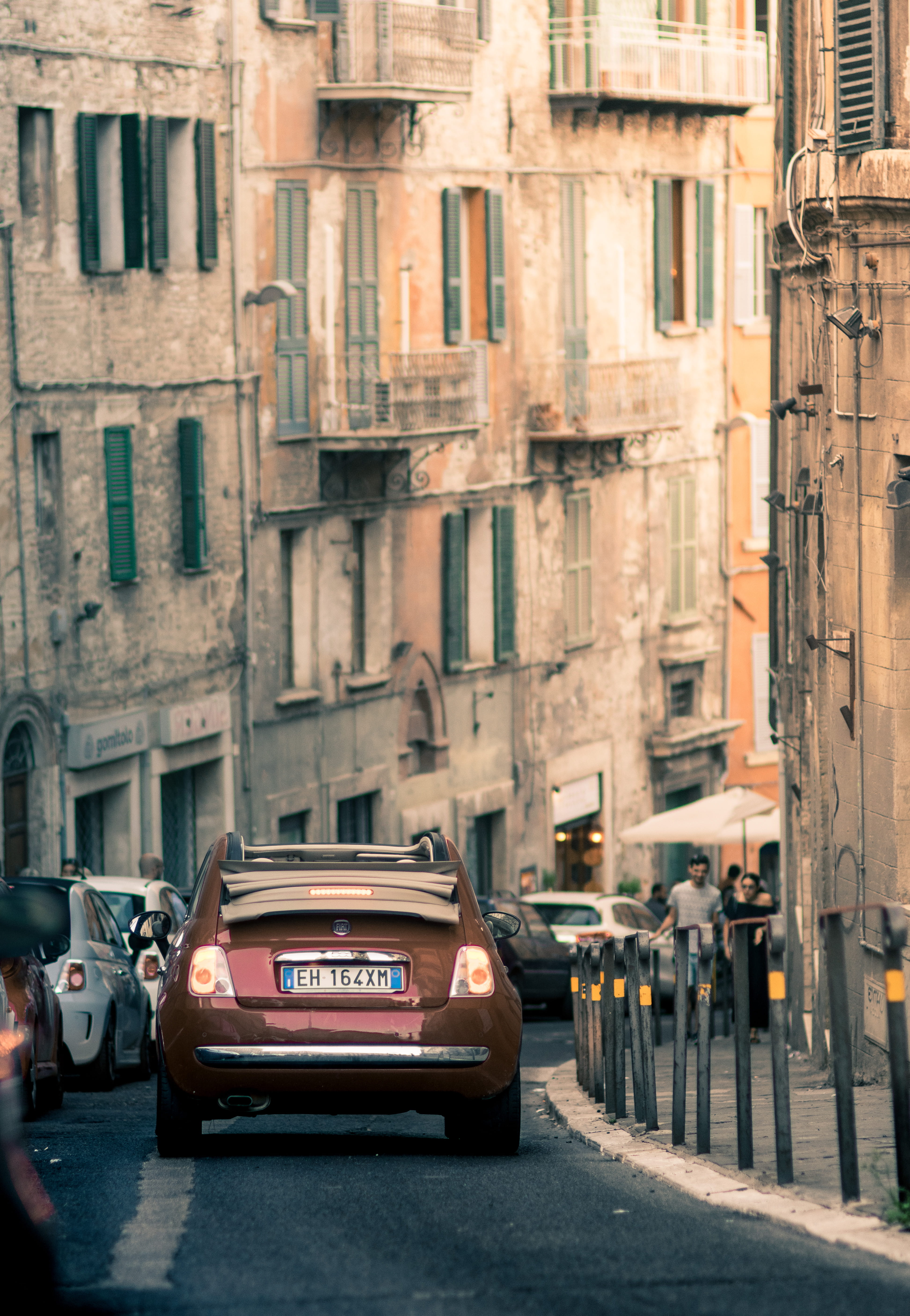 town, old-fashioned, brown, assisi, facade, outdoors, sidewalk, old, urban Scene, italium, alley, 5K, city Street, perugium, road, cityscape, city, travel Destinations, Phone HD Wallpaper