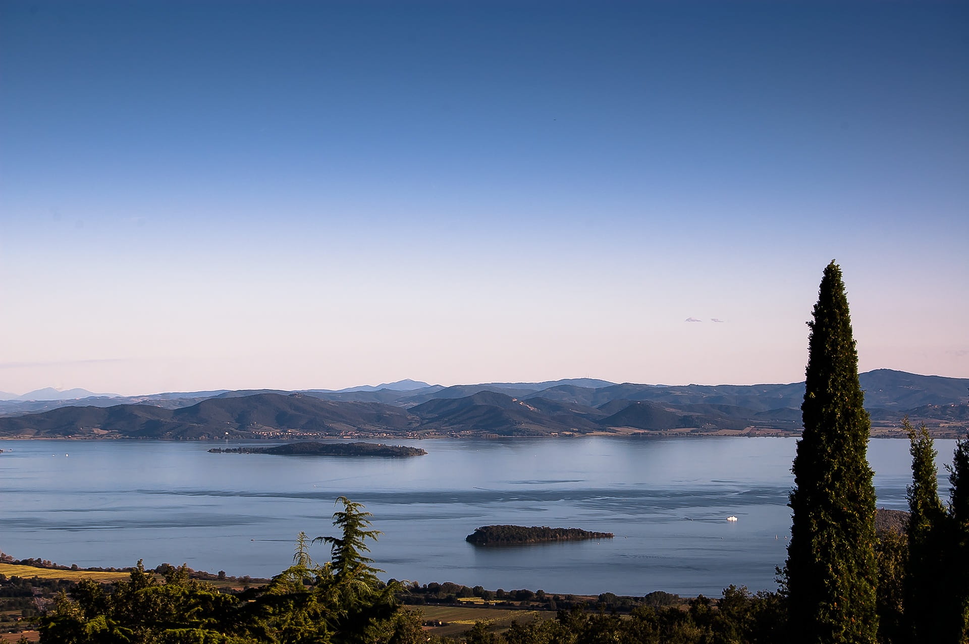 scenics, sky, Trasimeno, umbria, horizon, marvel, italy, lake trasimeno, scenics - nature, colors, copy space, Nature, Winter, day, lake, sky water, view, HD Wallpaper