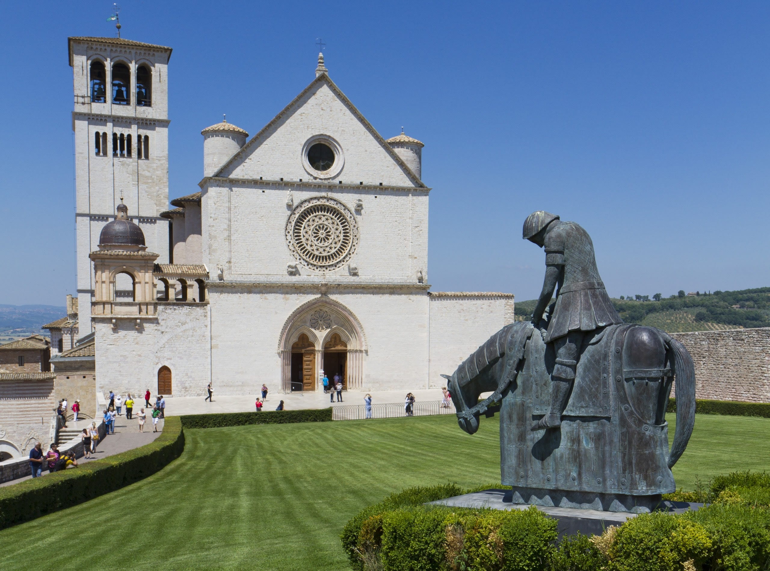 monument, San Francesco DAssisi, Basil, italy, day, 2K, knight, cemetery, church, assisi, art and craft, religion, human representation, building exterior, HD Wallpaper