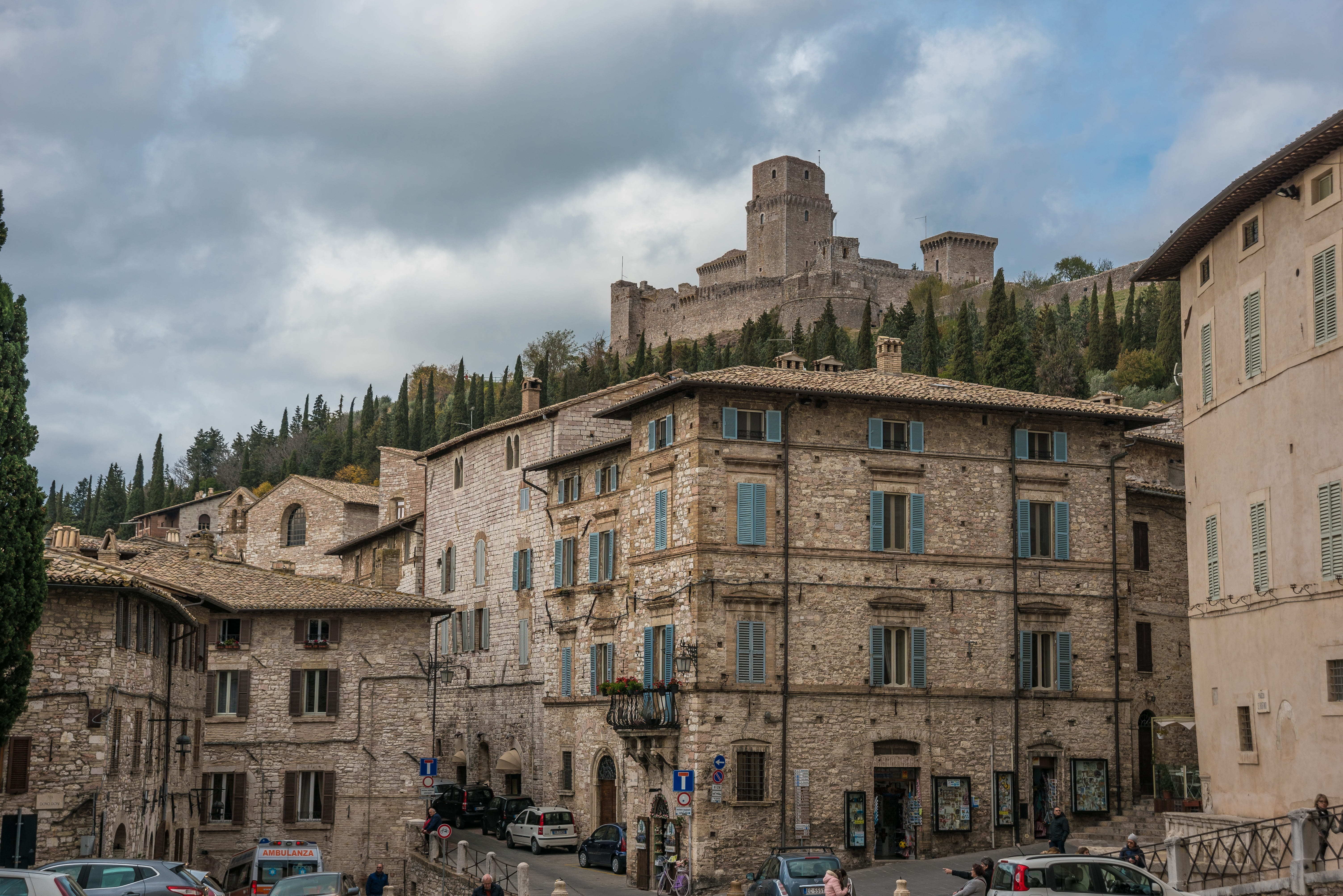 history, old buildings, castle, street, travel destinations, city, places of interest, nature, built structure, sky, day, brown, no people, travel, assisi, HD Wallpaper