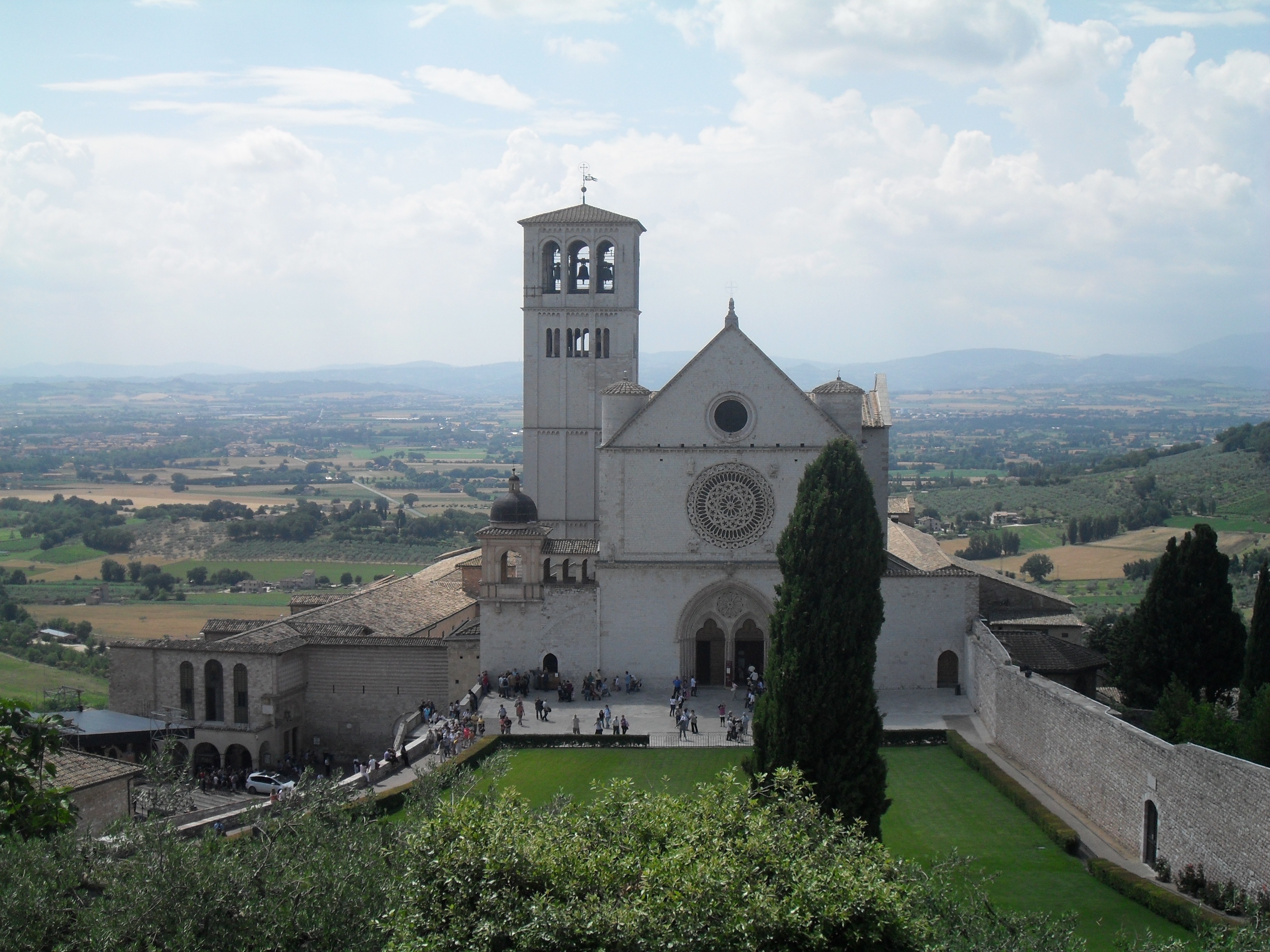 landmark, assisi, italy, outdoors, historical, built structure, day, 2K, nature, sky, architecture, church, abbey, the past, building, no people, building exterior, HD Wallpaper