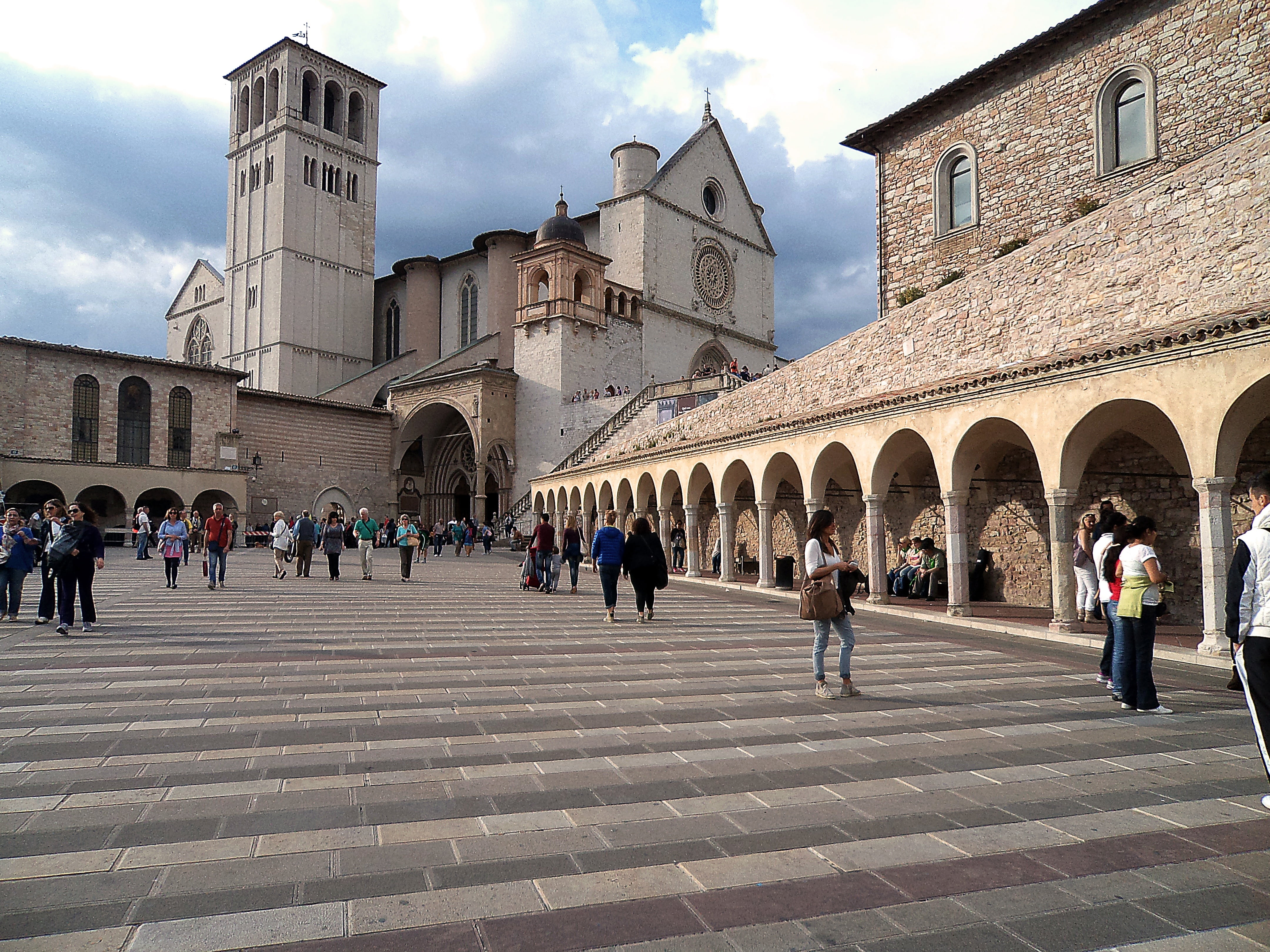 place of worship, franciszek, st john the baptist, history, people, italy, assisi, square, faithful, religion, spirituality, men, built structure, large group of people, HD Wallpaper