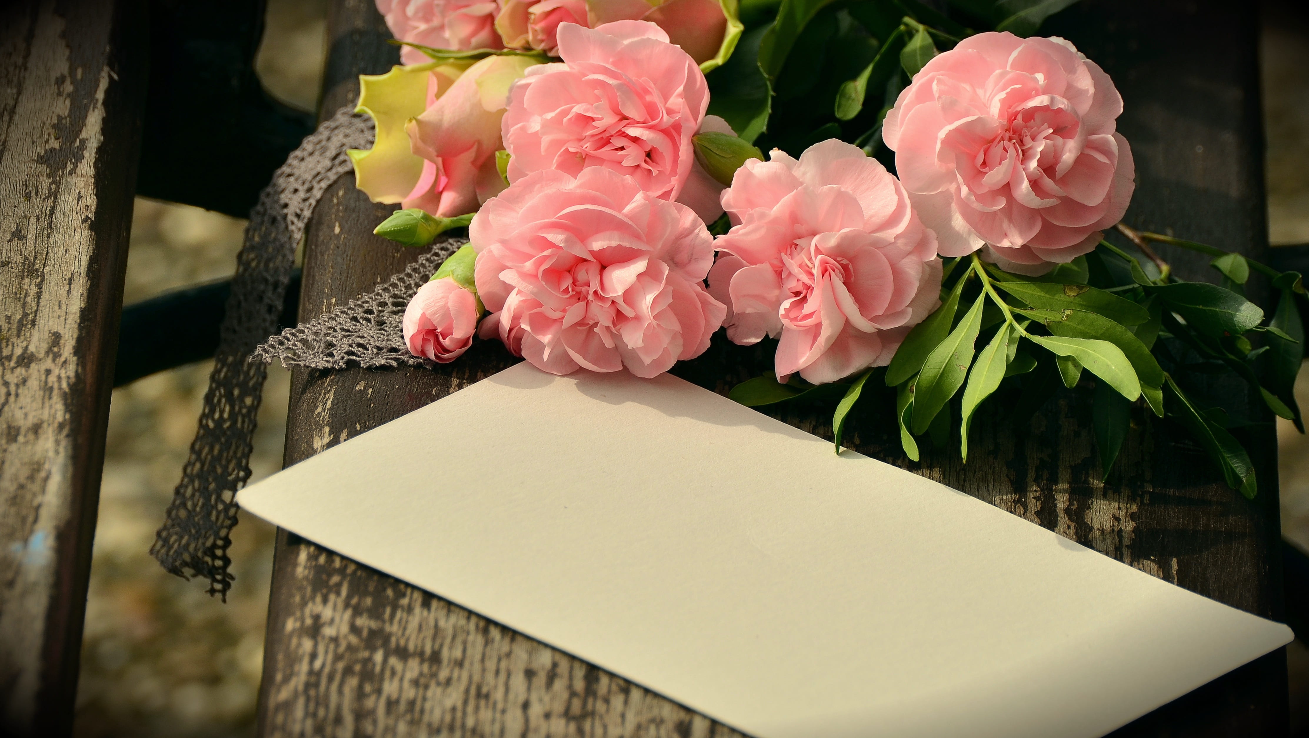 outdoors, day, congratulate, 4K, flower arrangement, romance, flowers, birthday bouquet, nature, floral greeting, flower head, love, by heart, bouquet, HD Wallpaper