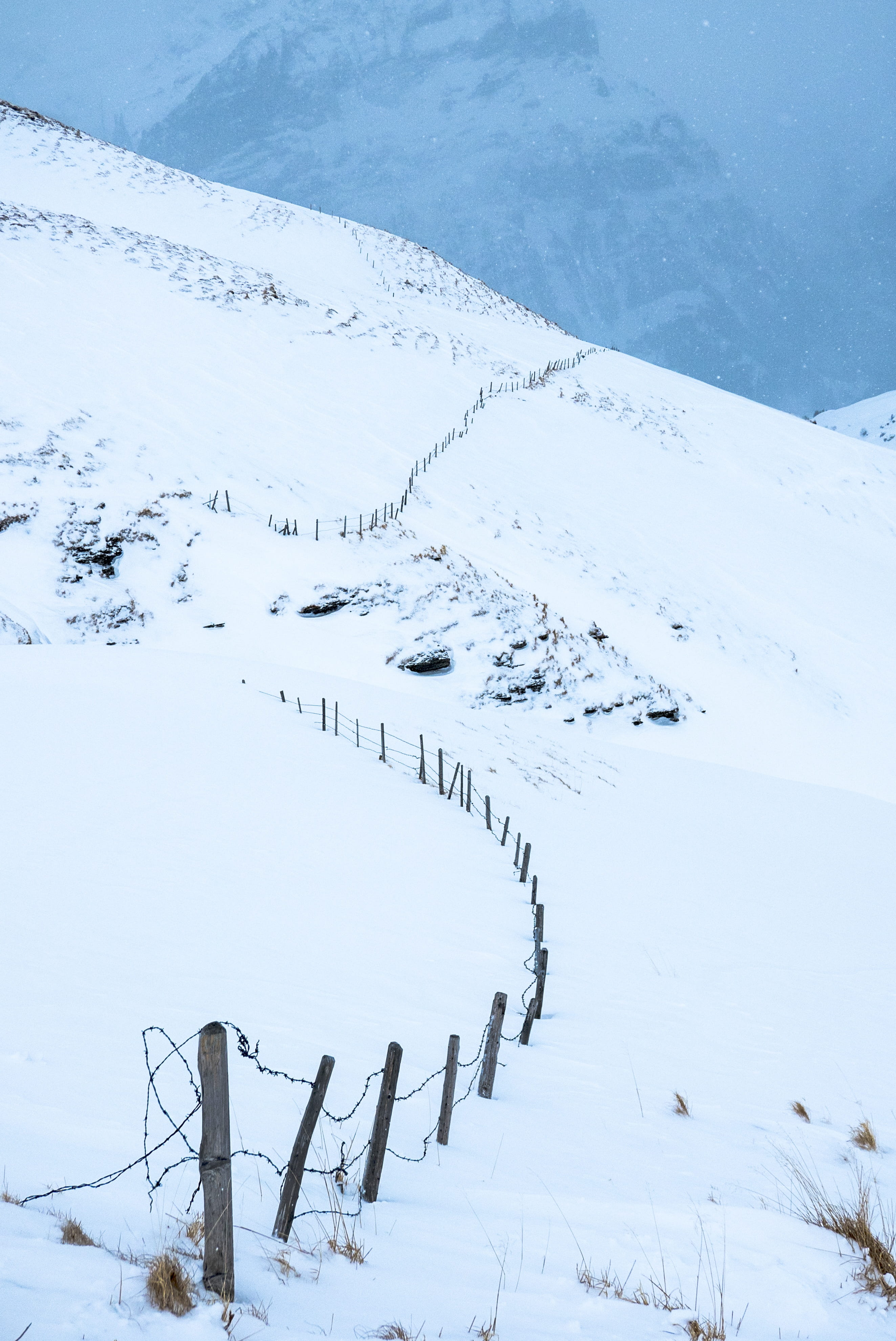 cold temperature, grindelwald, field, swinging, snowcapped mountain, outdoors, bernese oberland, covering, winter, nature, blue white, environment, line, Phone HD Wallpaper