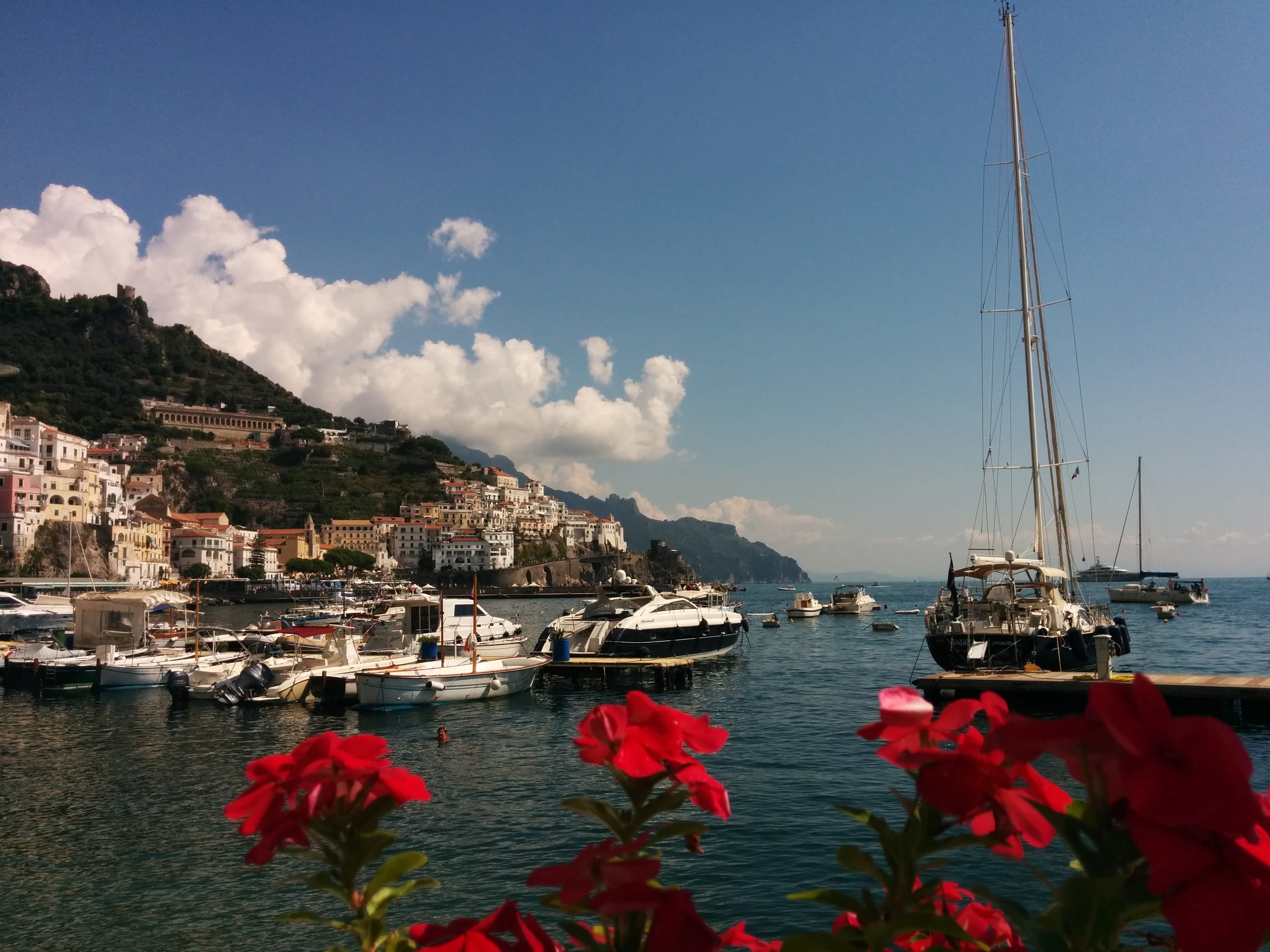 building exterior, Amalfi, mode of transportation, day, italy, nautical vessel, water, sailboat, sky, pole, transportation, flower, Boat, 2K, harbor, mast, HD Wallpaper