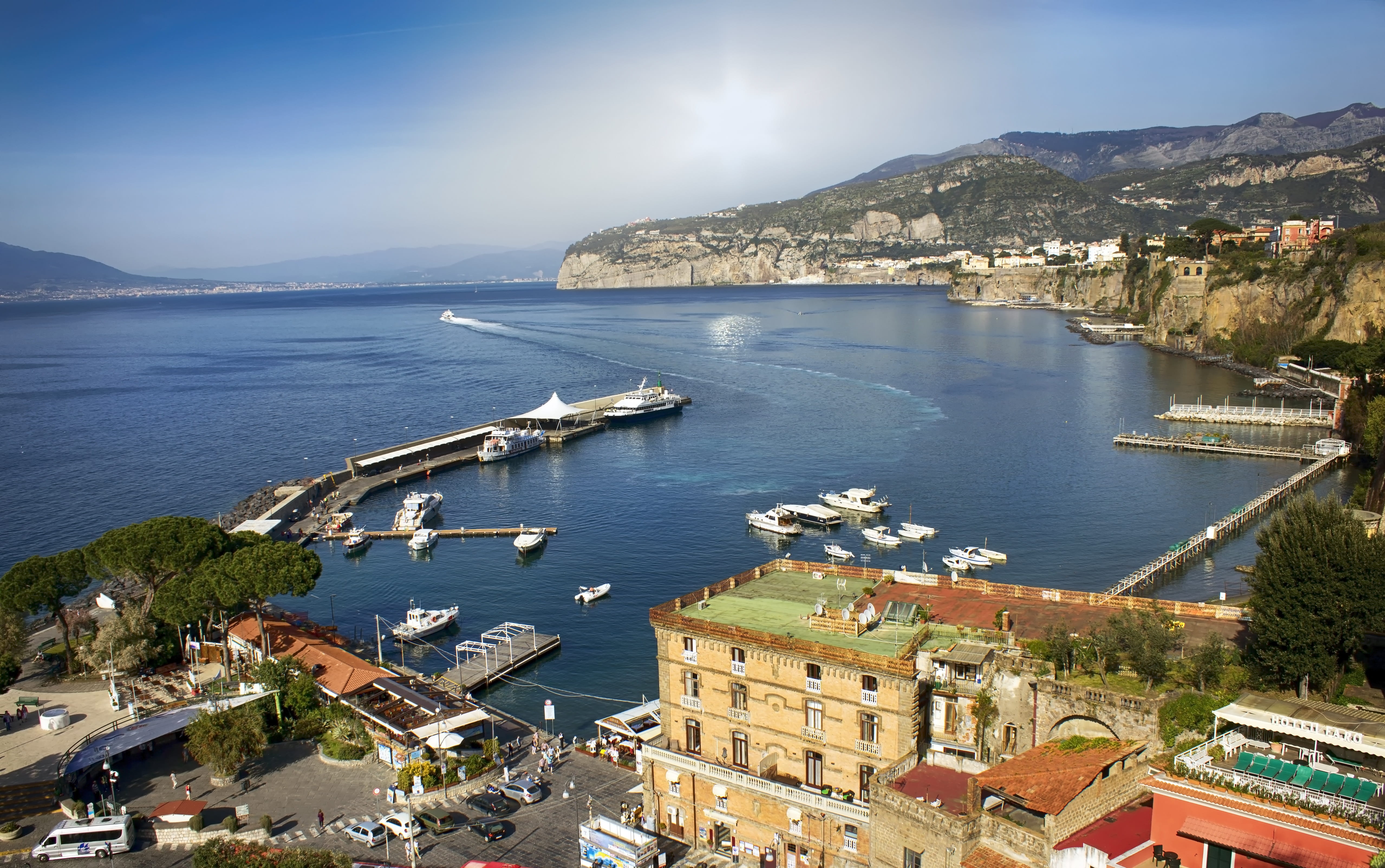 blue, cityscape, building exterior, vacation, yacht, tourist, sky, italy, holiday, sorrento, land, mountain, 4K, transportation, landscape, travel destinations, HD Wallpaper