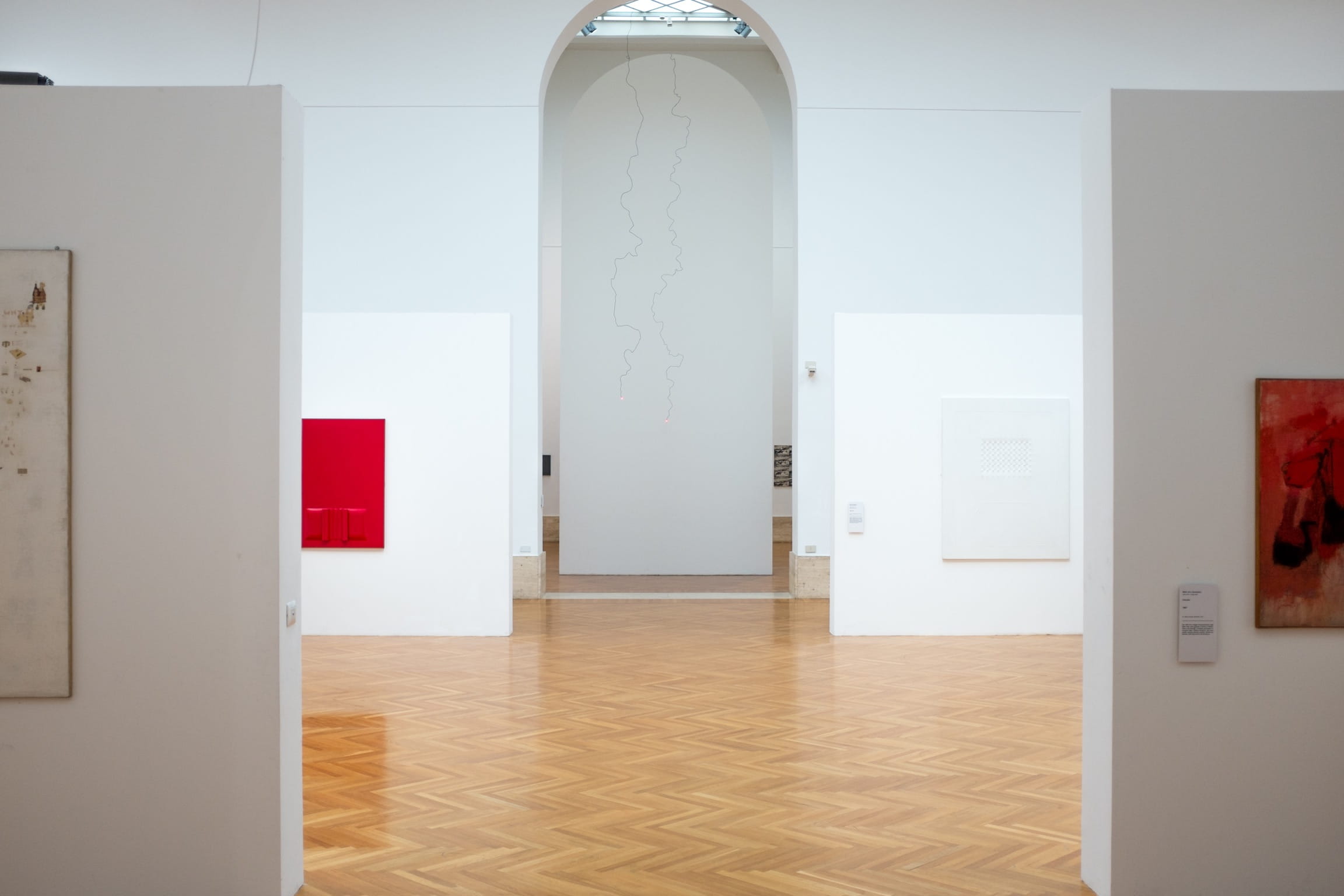 red, paintings, 1080P, empty, built structure, travel, minimal, luxury, absence, art, arcade, building, white color, italy, security, wall - building feature, HD Wallpaper