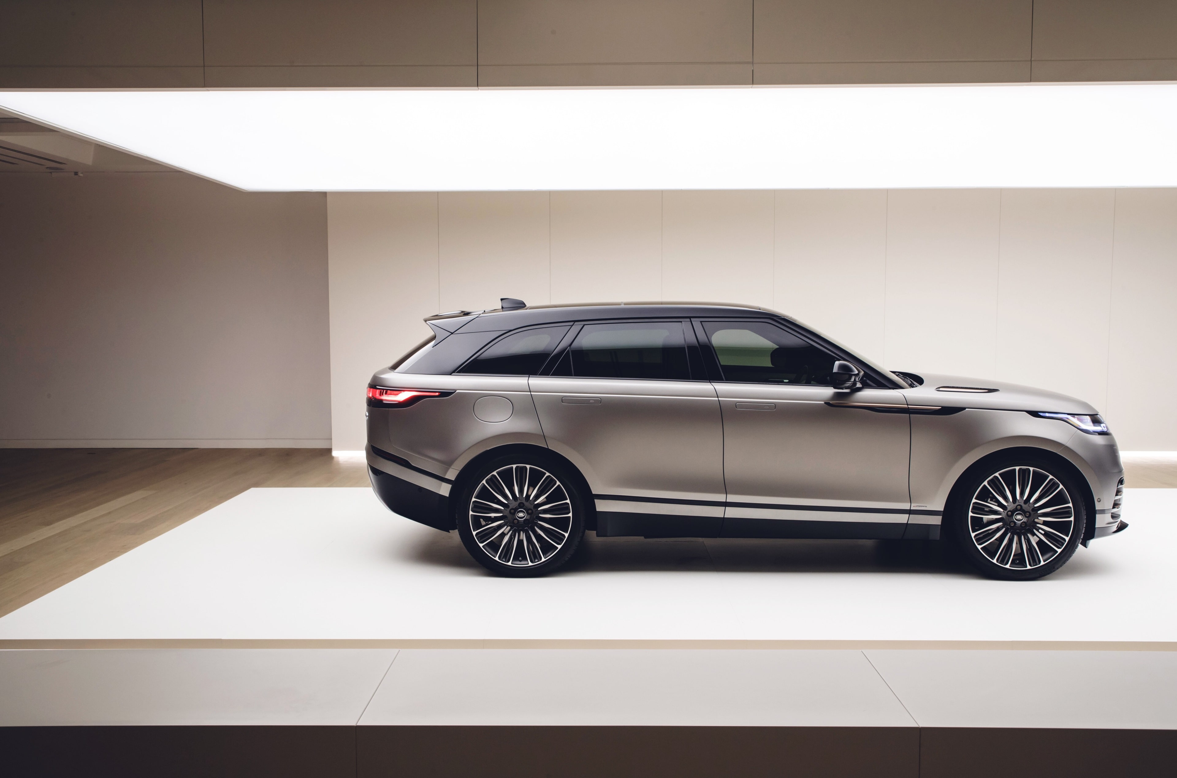 consumerism, silver colored, stationary, car, transportation, clean, land vehicle, modern, 4K, motor vehicle, no people, buying, luxury, retail, day, wheel, HD Wallpaper