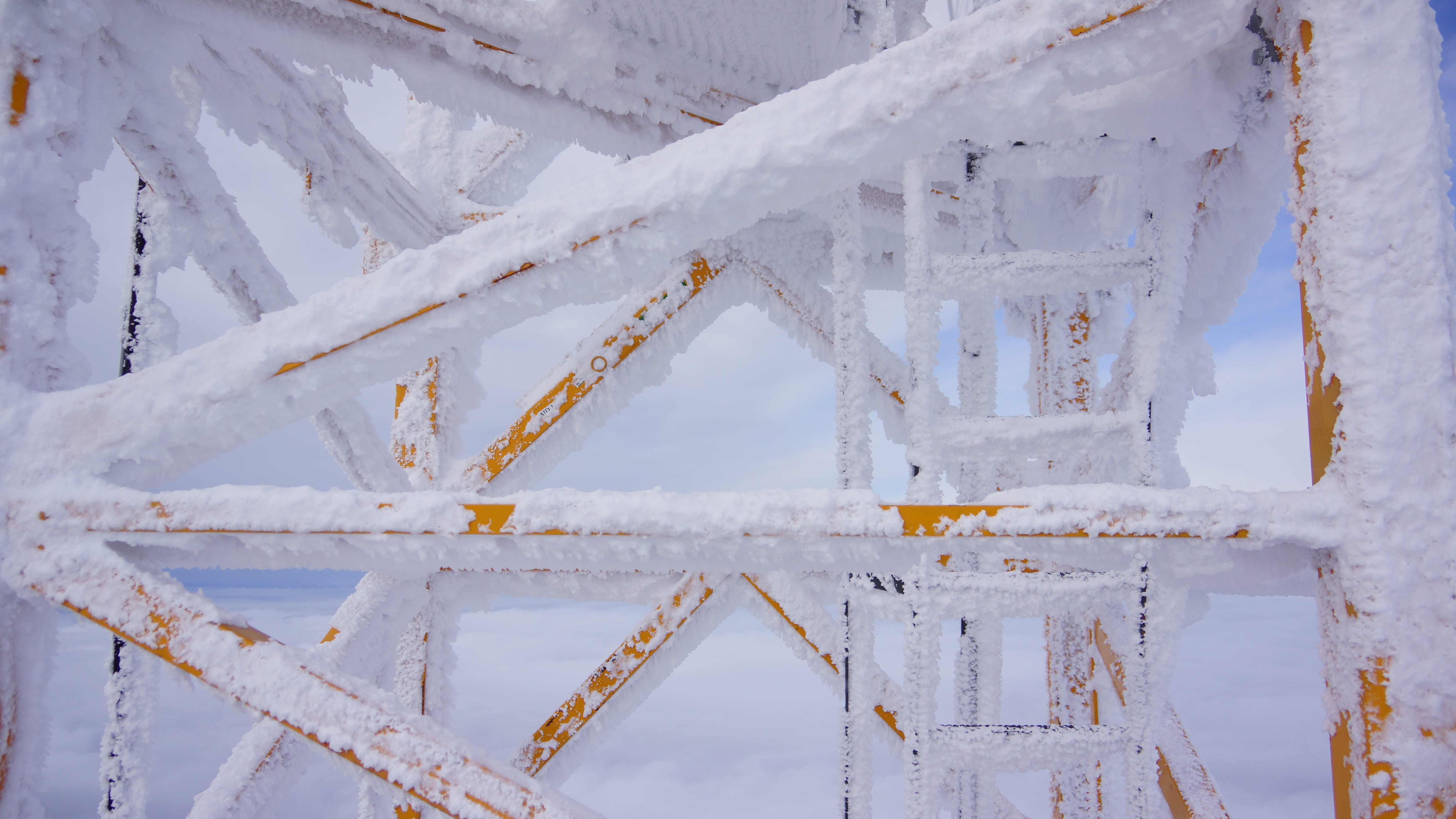 frozen, close-up, day, covering, snow, backgrounds, 5K, architecture, winter, no people, full frame, pattern, cold temperature, built structure, metal, HD Wallpaper