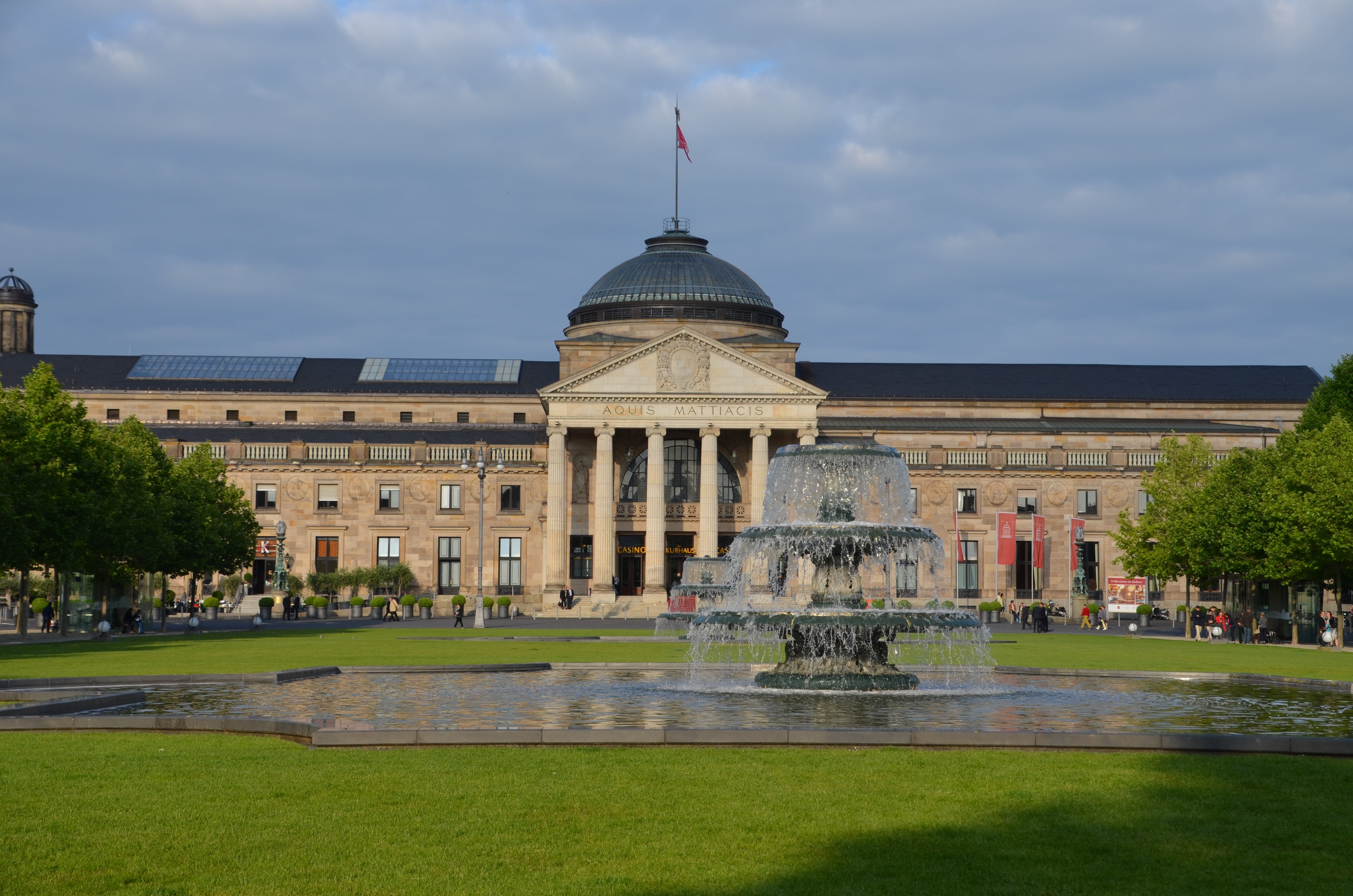 monument, capitol, hesse, nature, city, landmark, grass, architecture, plant, building exterior, wiesbaden, built structure, capital, incidental people, HD Wallpaper