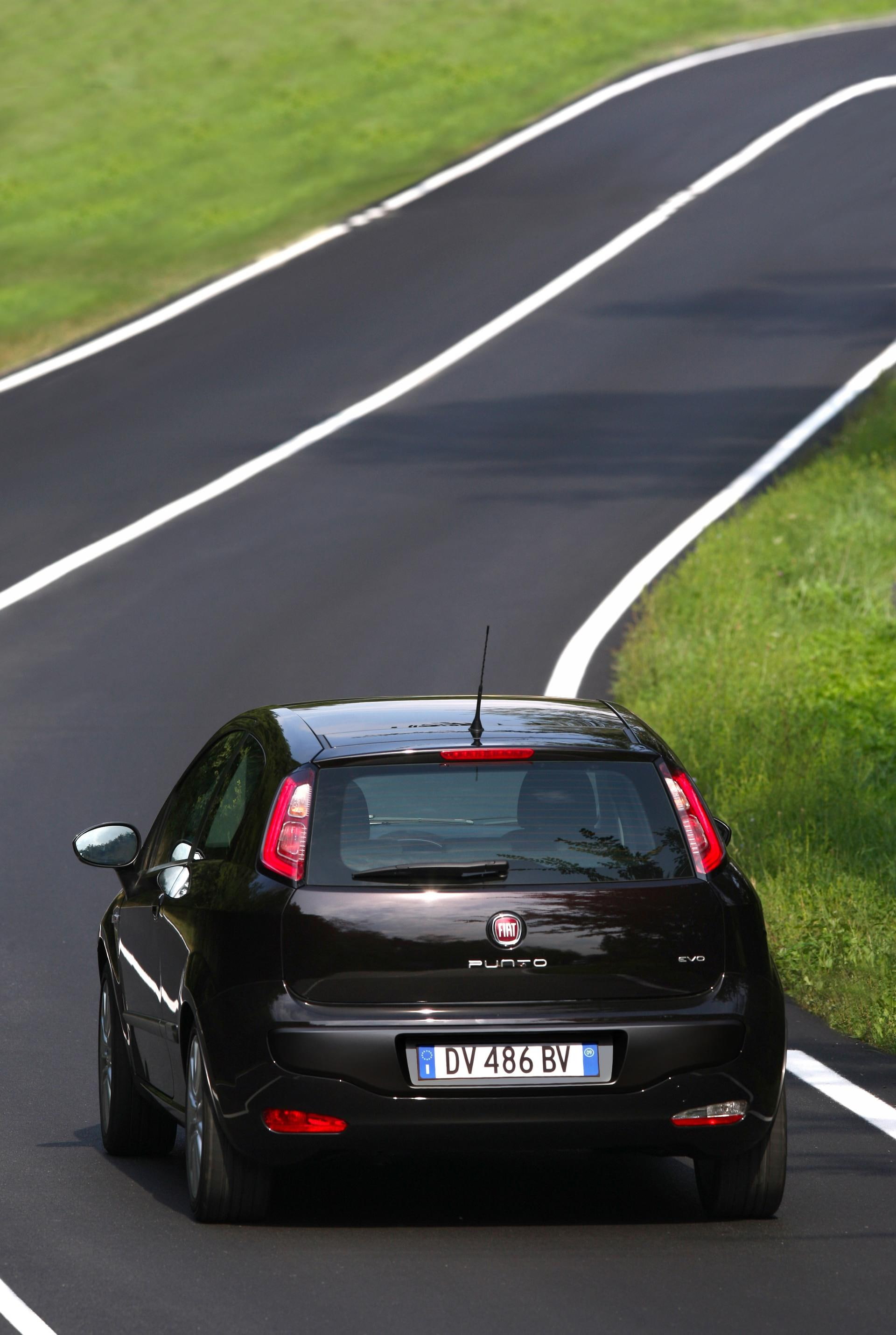 evo, car, punto, 2K, abarth, fiat, Phone HD Wallpaper