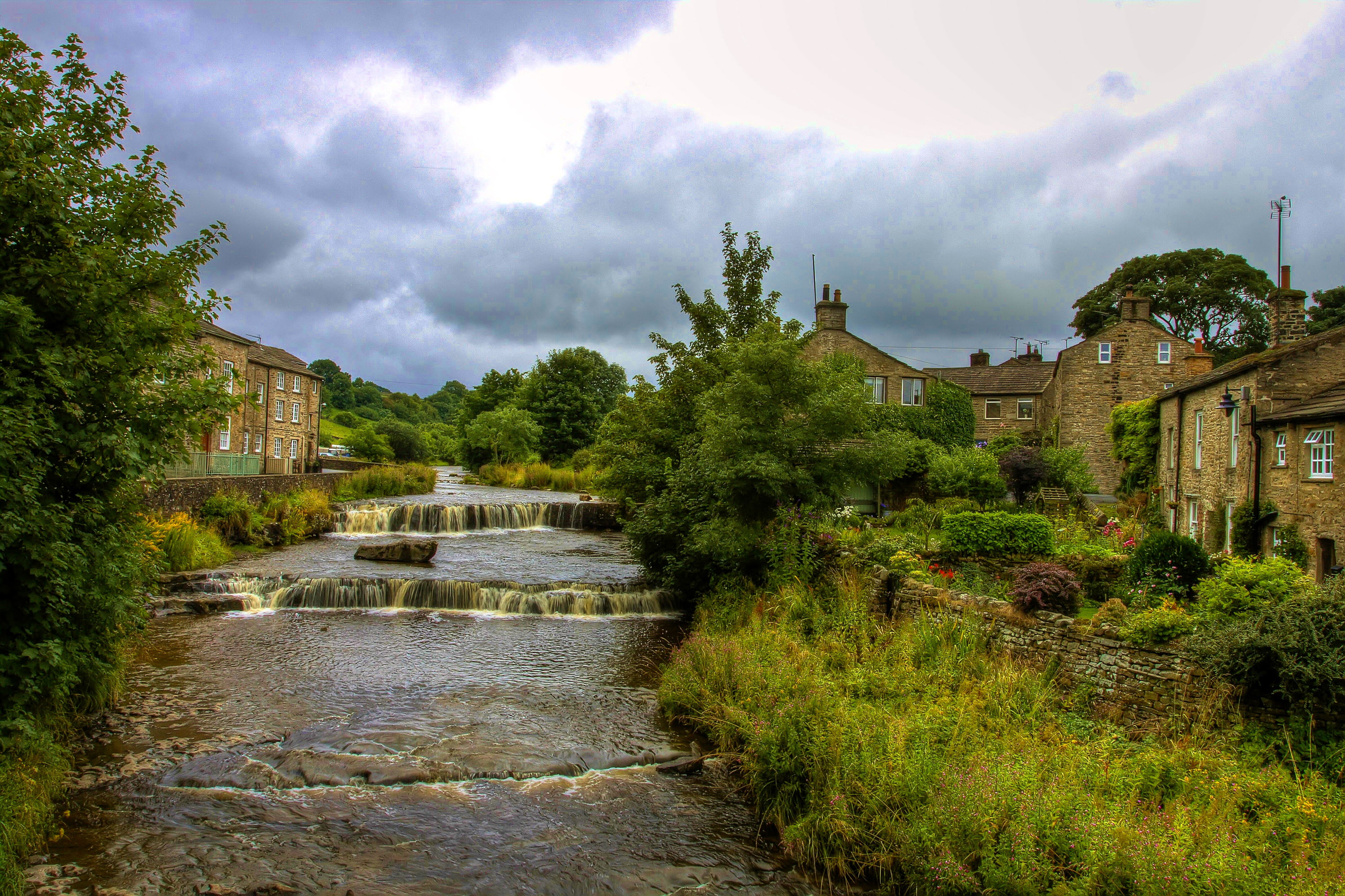 trees, clouds, river, North Yorkshire, England, home, cascade, the sky, town, 2K, HD Wallpaper