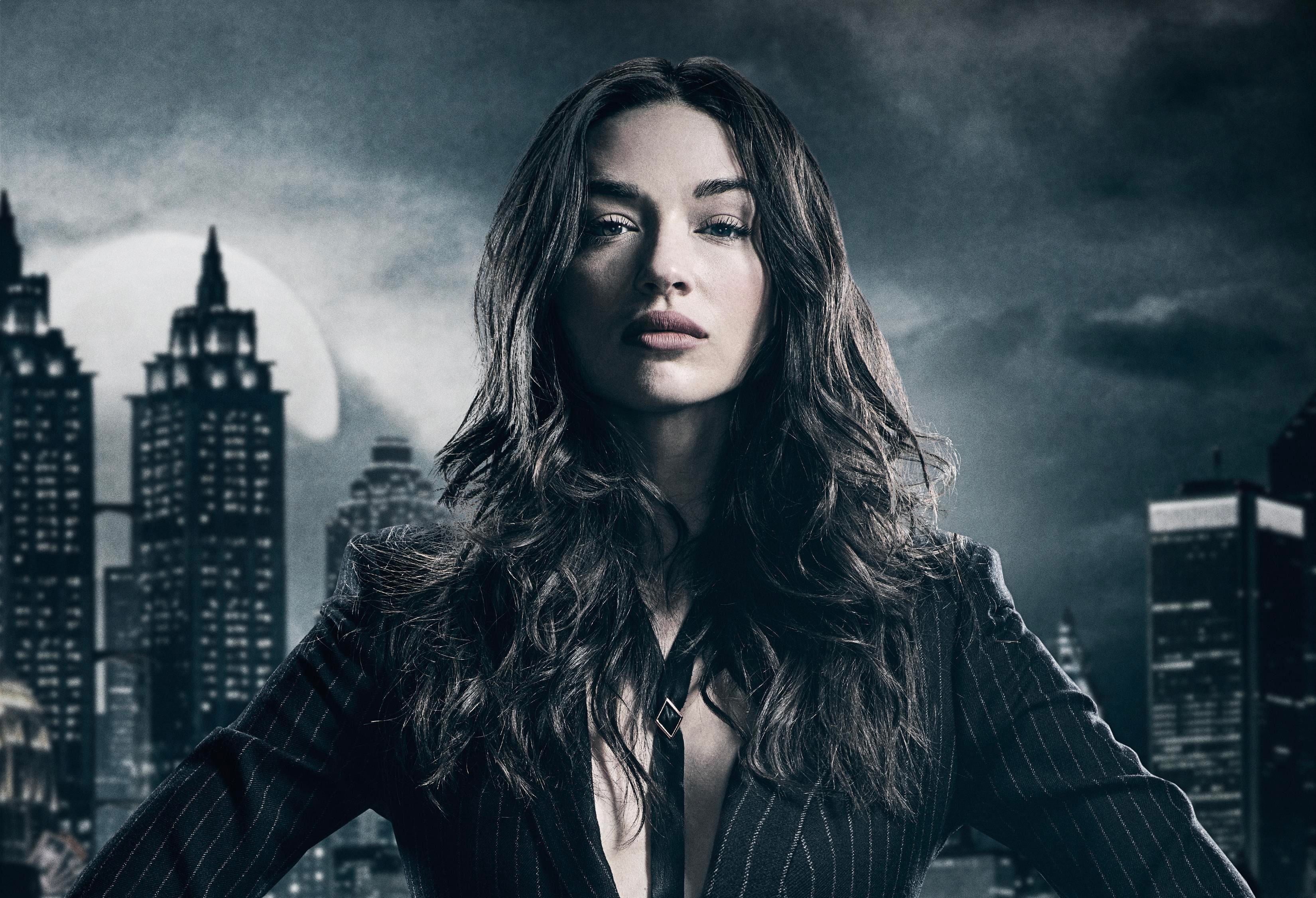long hair, cityscape, office building exterior, modern, 2K, beauty, gotham, portrait, beautiful woman, fashion, building, city, women, skyscraper, contemplation, HD Wallpaper