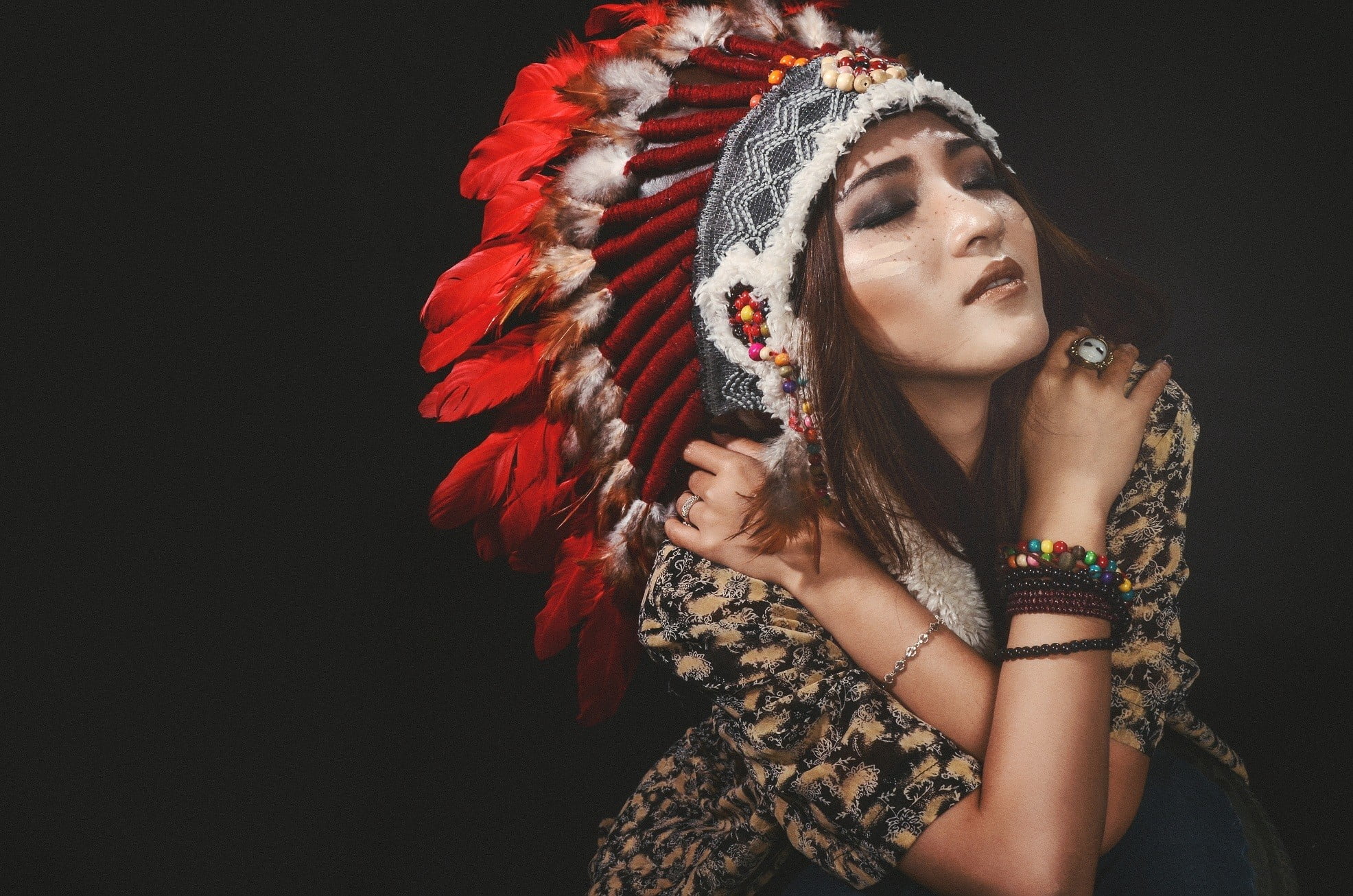copy space, beautiful woman, lifestyles, headdress, contemplation, indoors, young adult, one person, leisure activity, clothing, fashion, black background, HD Wallpaper