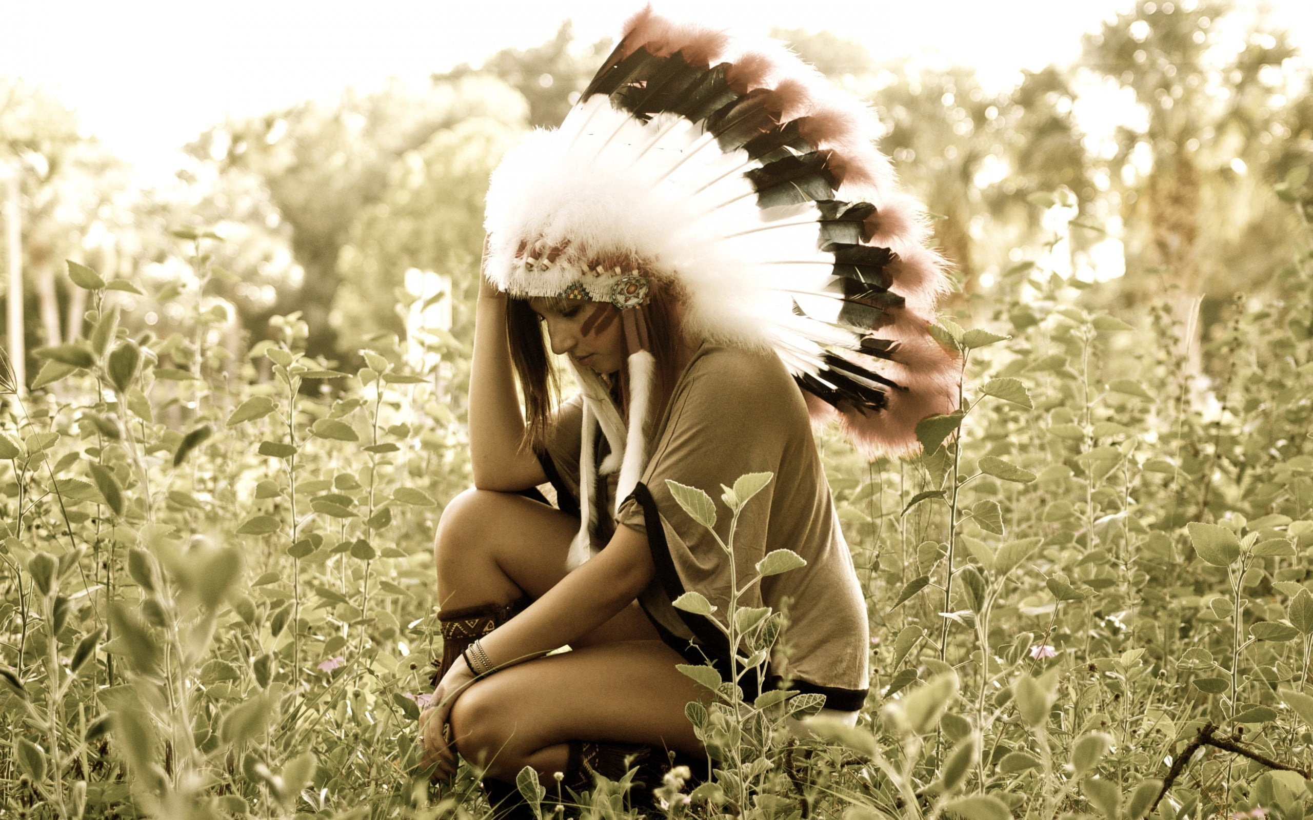 women outdoors, headdress, feathers, leisure activity, 2K, land, women, beautiful woman, outdoors, sunlight, young adult, flower, lifestyles, field, real people, HD Wallpaper