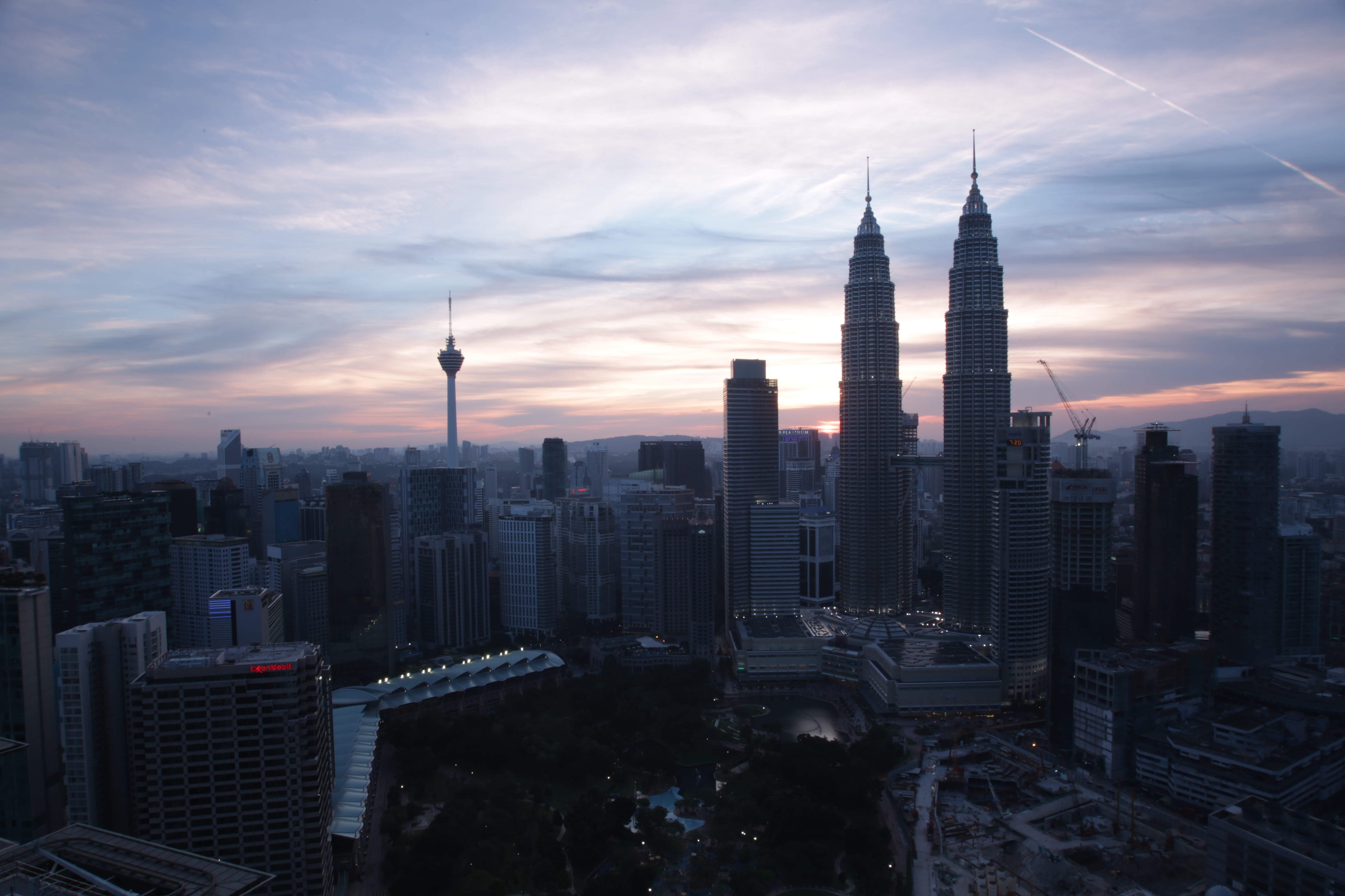 skyline, business, attraction, 5K, malaysia, tower, travel destinations, kuala, sunset, photography, building exterior, crowded, town, aerial, klcc, financial district, HD Wallpaper