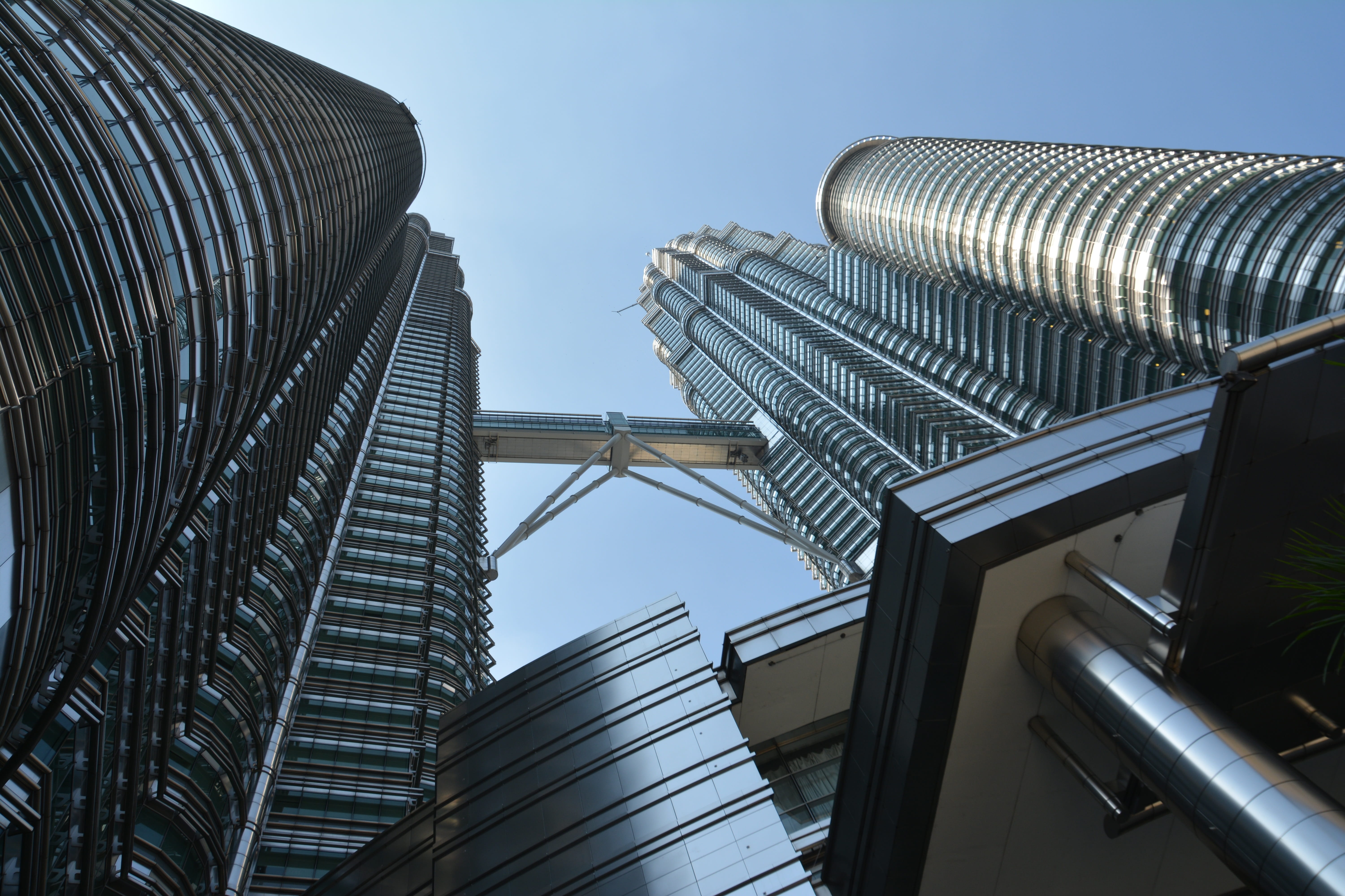 construction, urban Scene, tallest, no people, tall - high, famous, malaysia, Petronas Towers, nobody, Building, kuala lumpur, office building exterior, HD Wallpaper
