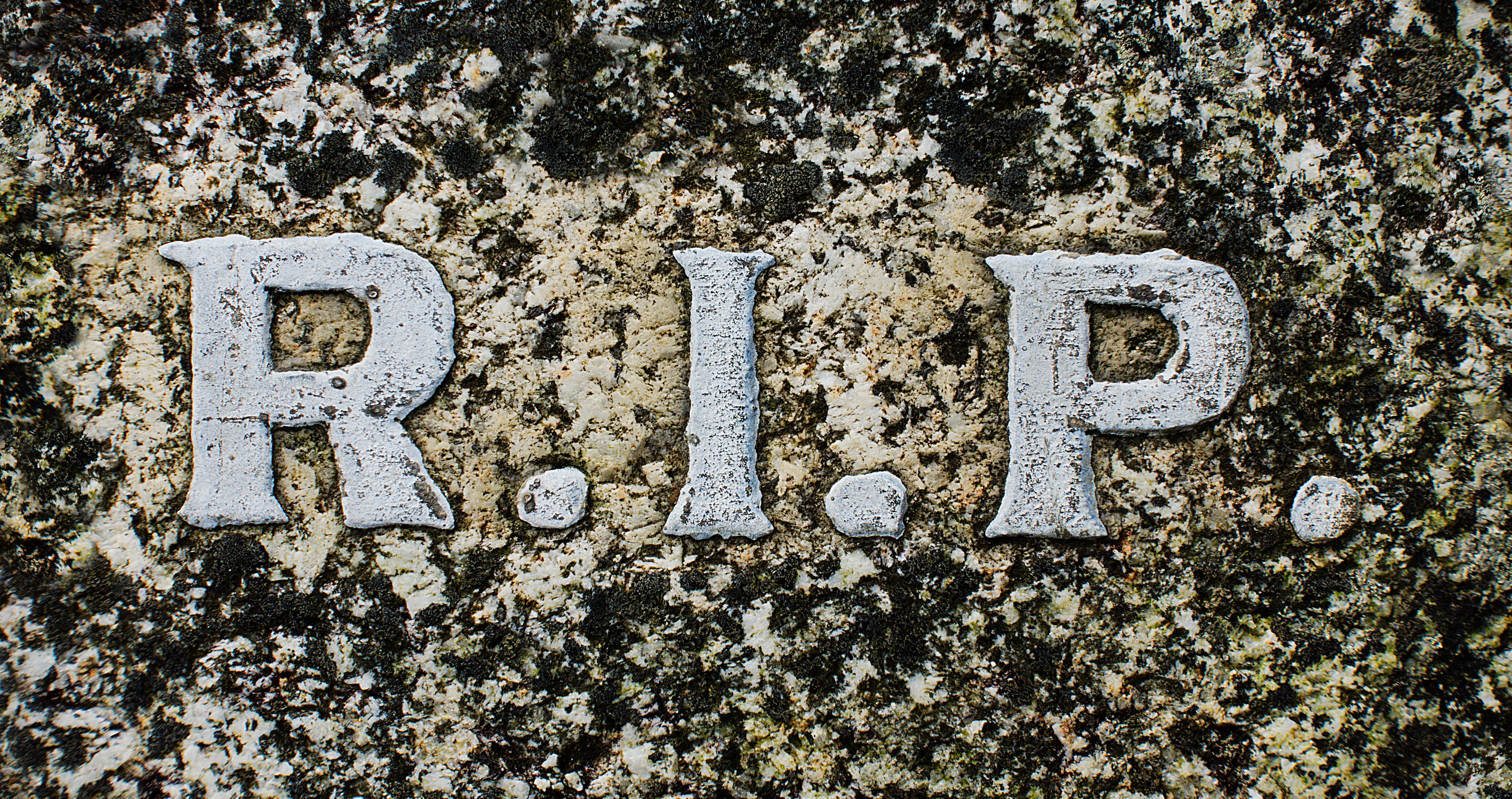 lichen, architecture, mourning, prayer, metal, western script, letter, number, tomb, memorial, communication, lead, alphabet, rip, death, i, gone, capital letter, HD Wallpaper