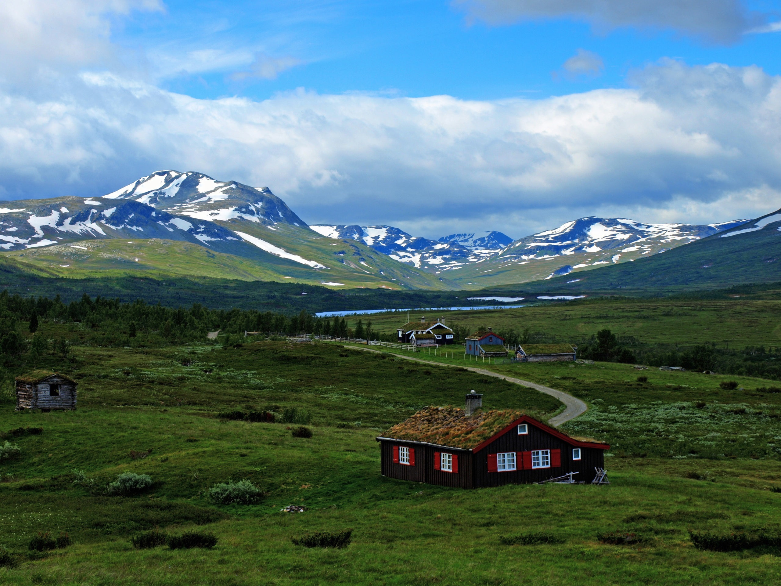House, painted, brown, Sky, Mountains, 2K, Clouds, Road, red, HD Wallpaper