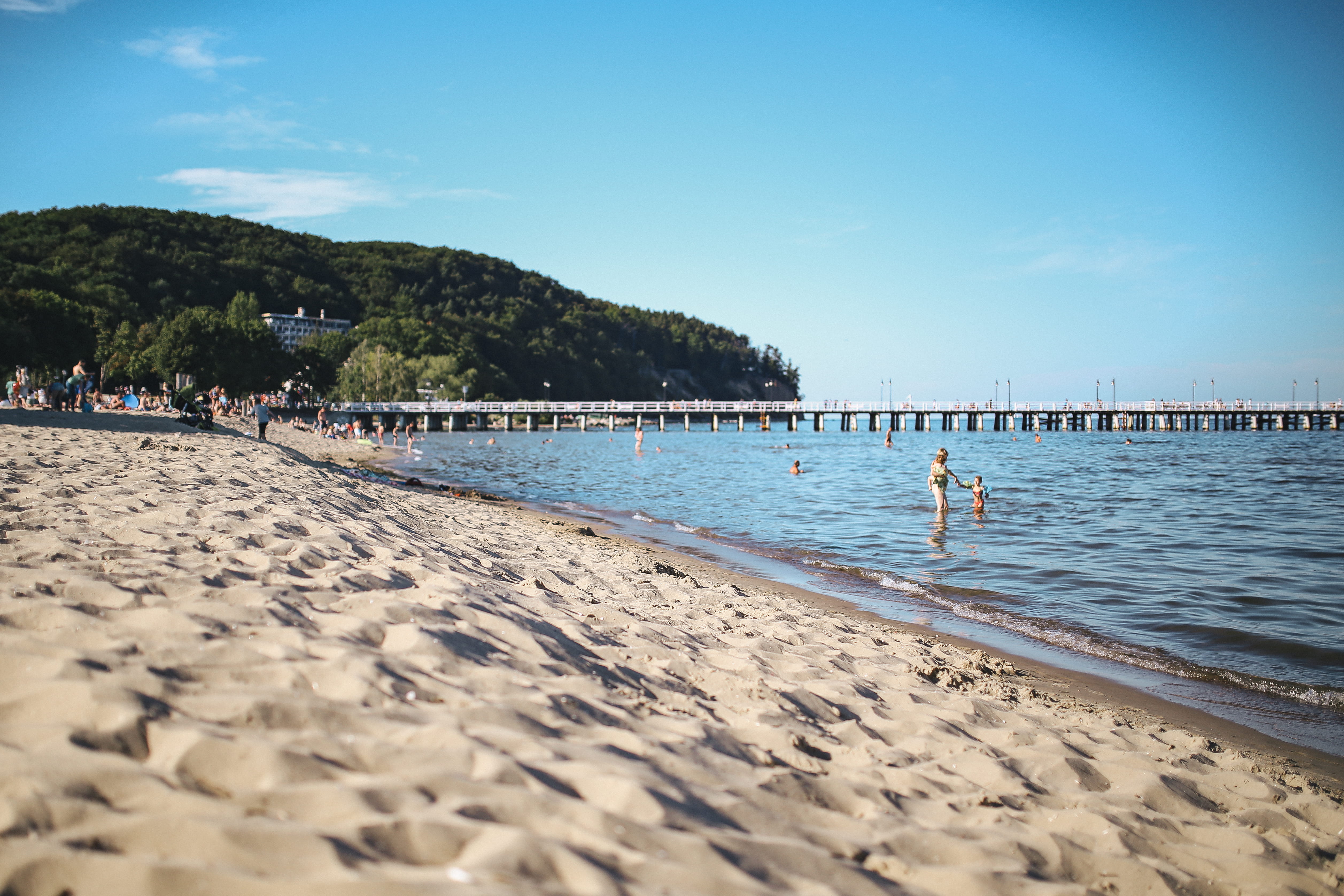 relax, pier, wooden pier, beach, sand, water, scenics - nature, travel, 4K, summer, land, outdoors, seaside, clear sky, real people, incidental people, HD Wallpaper