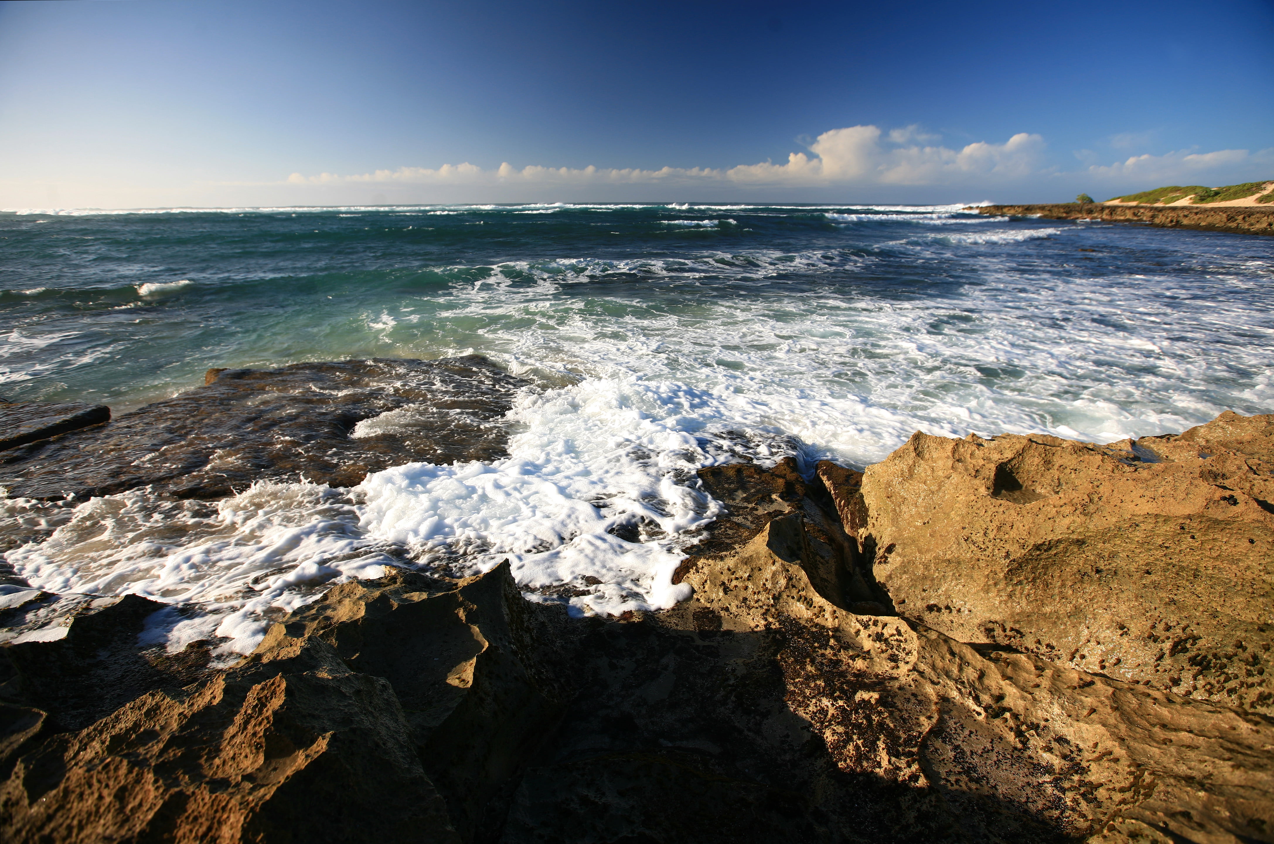 wave, northshore, scenics, hawaii, water, 4K, oahu, coastline, white, reef, sea, rock - Object, Iron, beach, surf  rock, ocean  pacific, nature, cloudy, HD Wallpaper