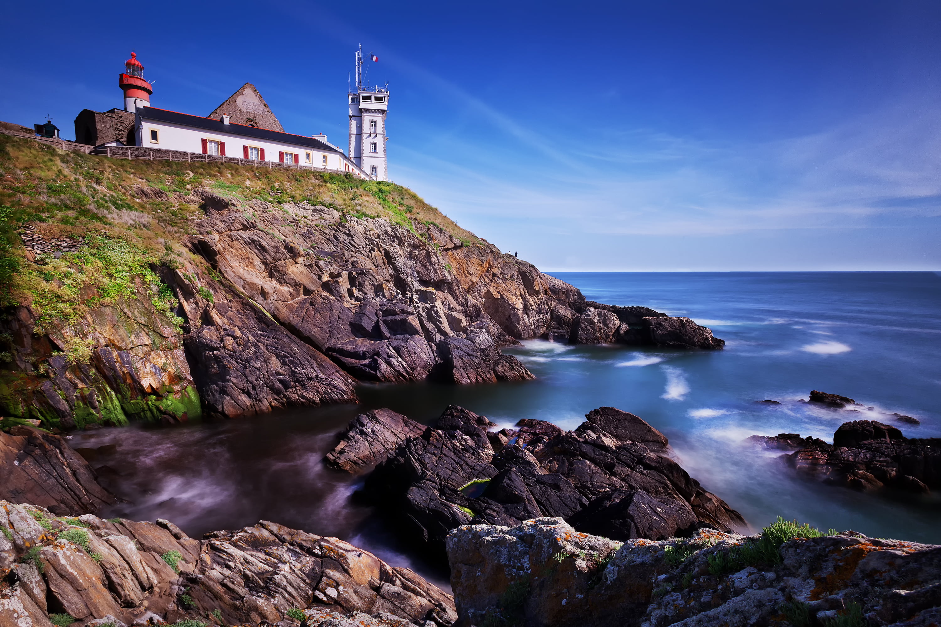landscape, daytime, sea, 2K, coastline, rock - Object, Plougonvelin, Finistère, nature, La Pointe, scenics, lighthouse, blue, near, blue ocean, famous Place, HD Wallpaper