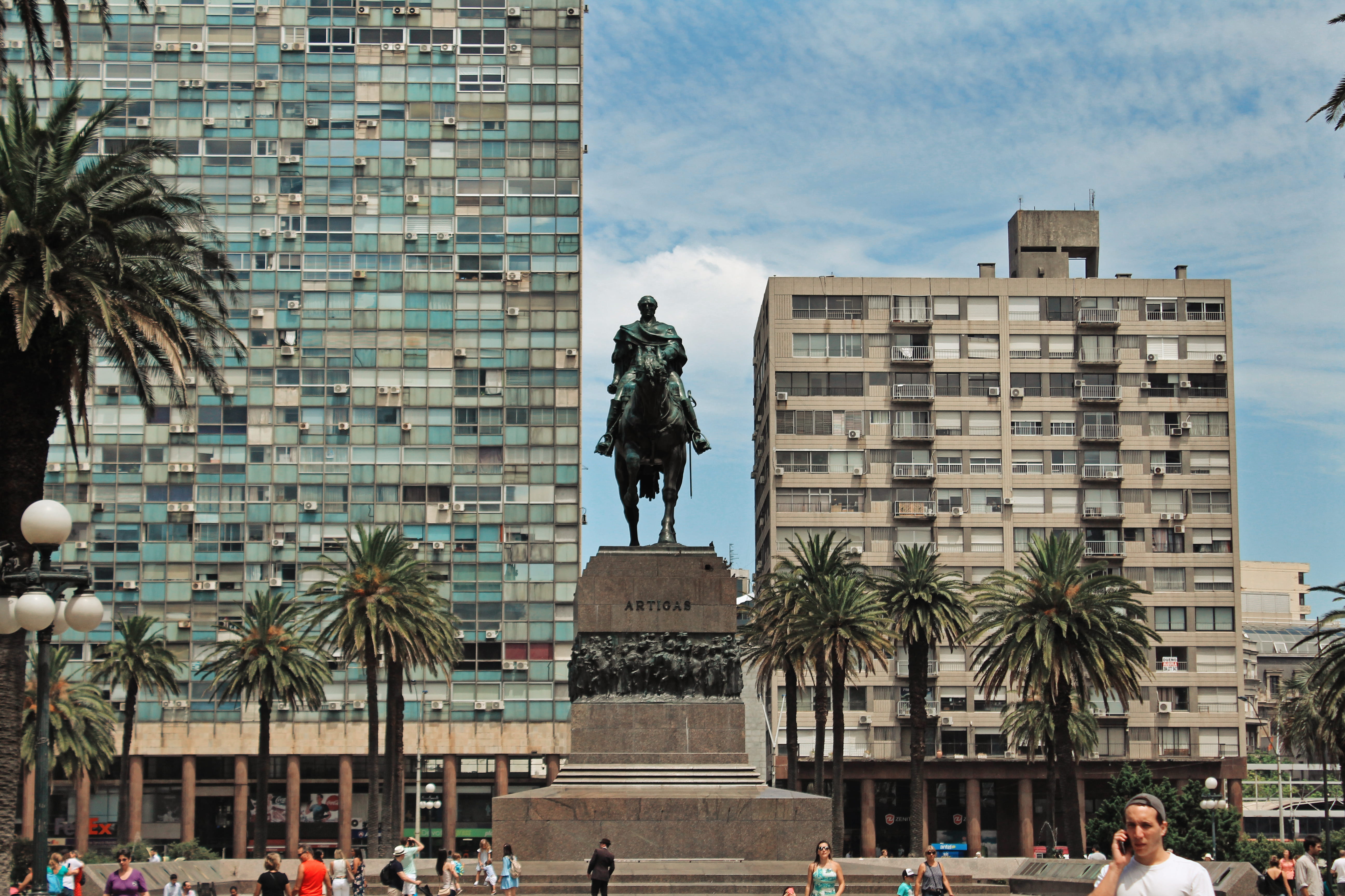 tree, representation, montevideo, 5K, building exterior, human representation, male likeness, building, uruguay, day, office building exterior, plaza independencia, HD Wallpaper
