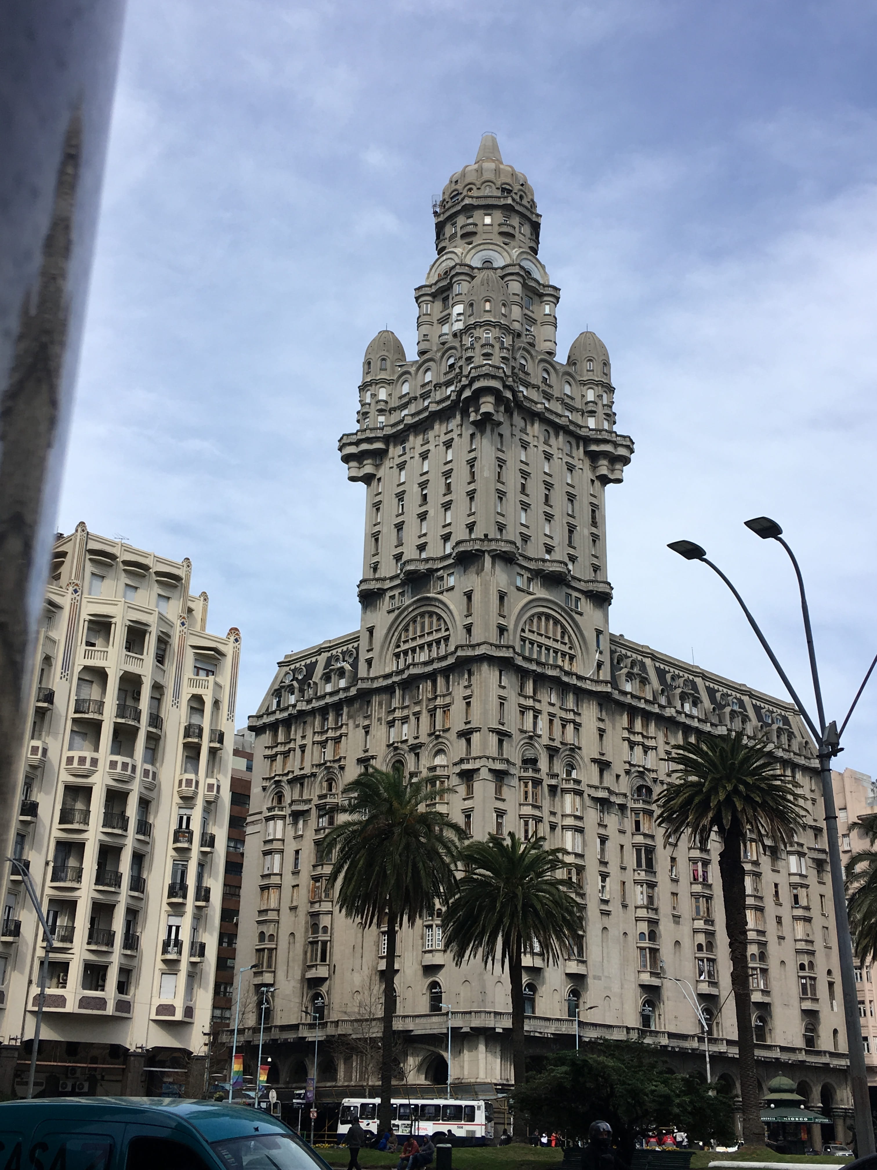 old, office building exterior, no people, plant, motor vehicle, montevideo, 4K, day, tall - high, car, mode of transportation, street, cloud - sky, city, Phone HD Wallpaper