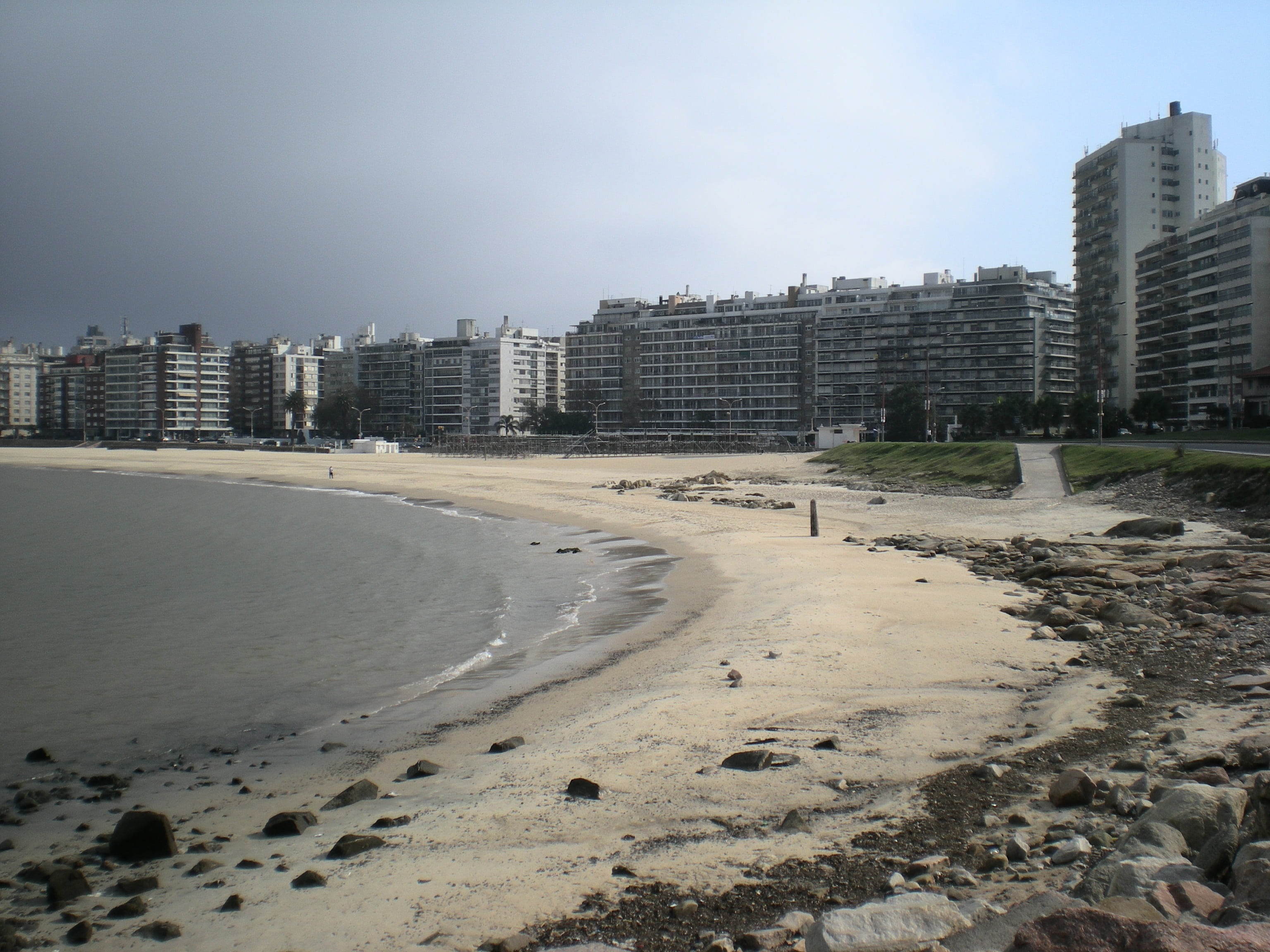 cloud - sky, building exterior, land, uruguay, city, rambla, skyscraper, sand, no people, concrete, near, 2K, office building exterior, residential district, HD Wallpaper