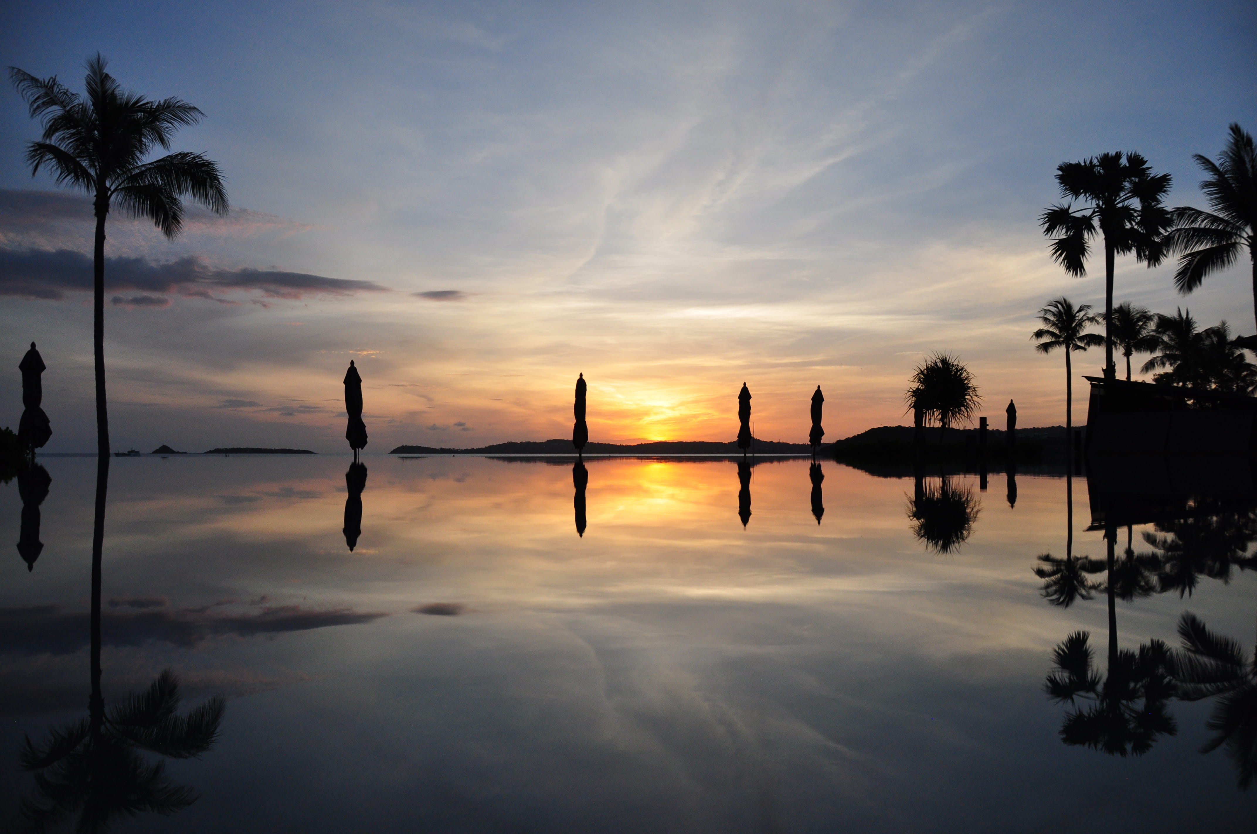 sky, tropical climate, swimming pool, scenics - nature, tranquil scene, symmetry, idyllic, beauty in nature, tailandia, wooden post, tree, cloud - sky, HD Wallpaper