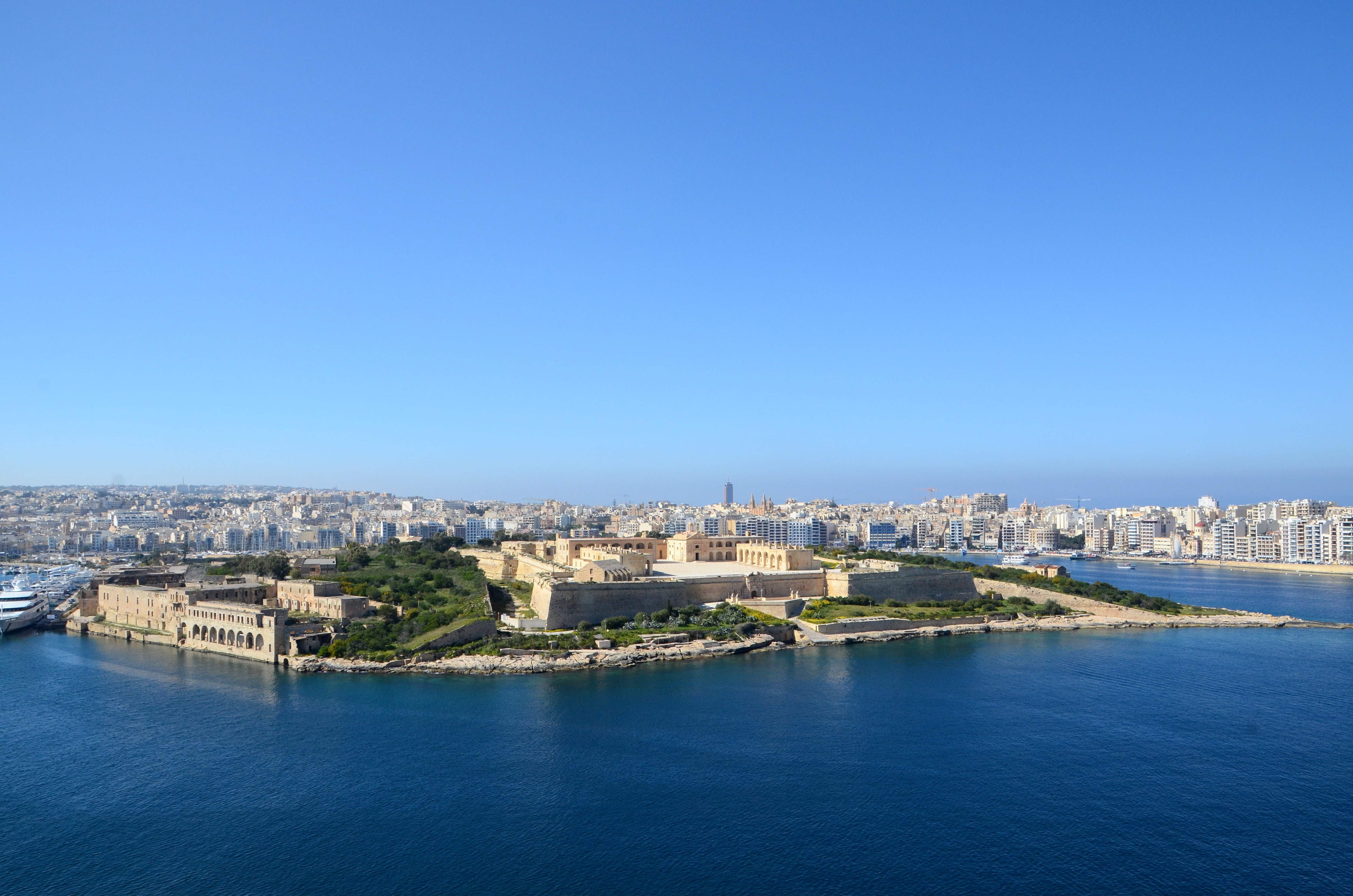 europe, cityscape, water, building exterior, architecture, malta, travel, urban Scene, 4K, holidays, landscape, holiday, summer, blue, copy space, no people, HD Wallpaper