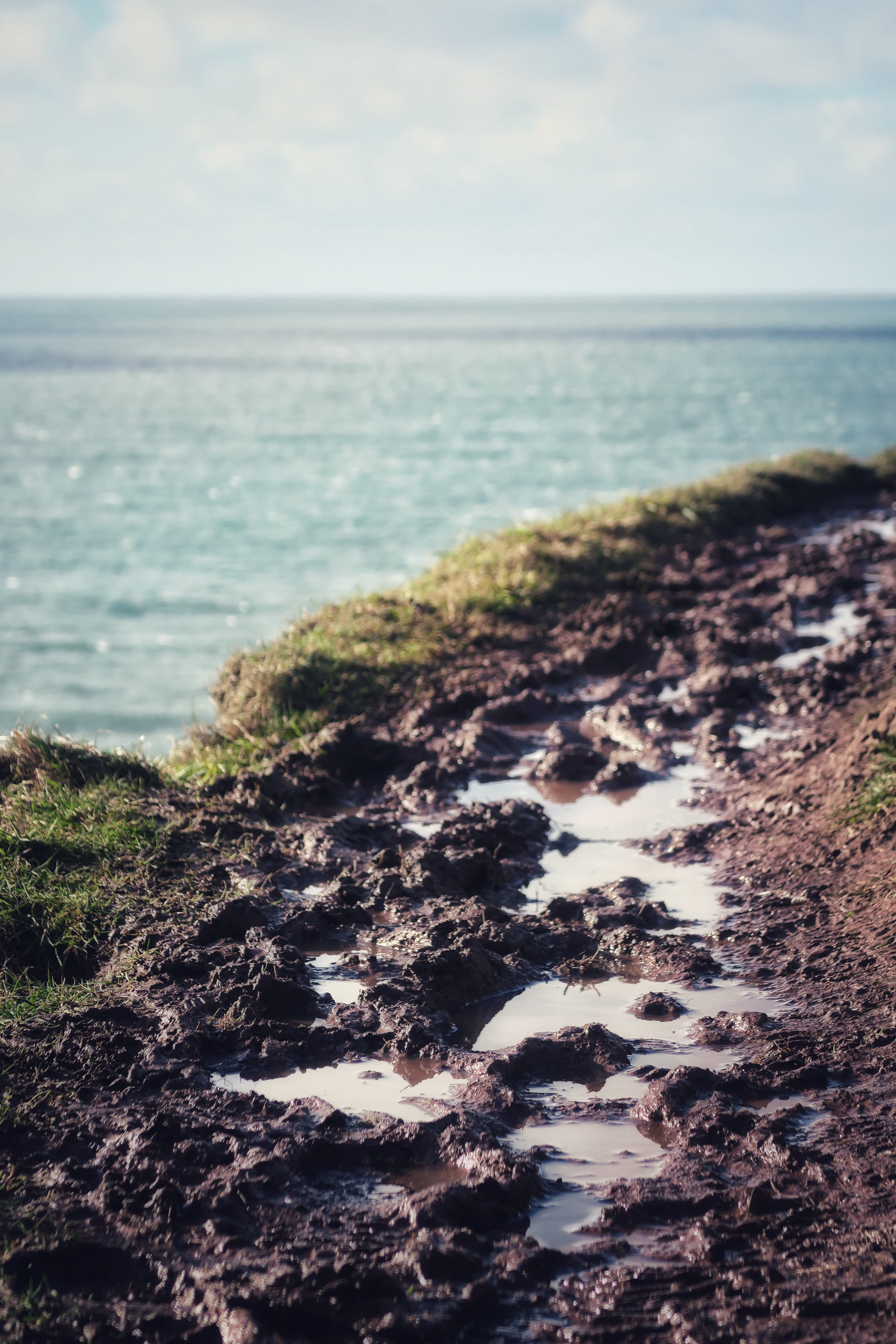 land, no people, beauty in nature, pembrokeshire, idyllic, run, horizon, muddy, walking, sky, muddy run, tenby, coast path, outdoors, rock - object, scenics - nature, Phone HD Wallpaper