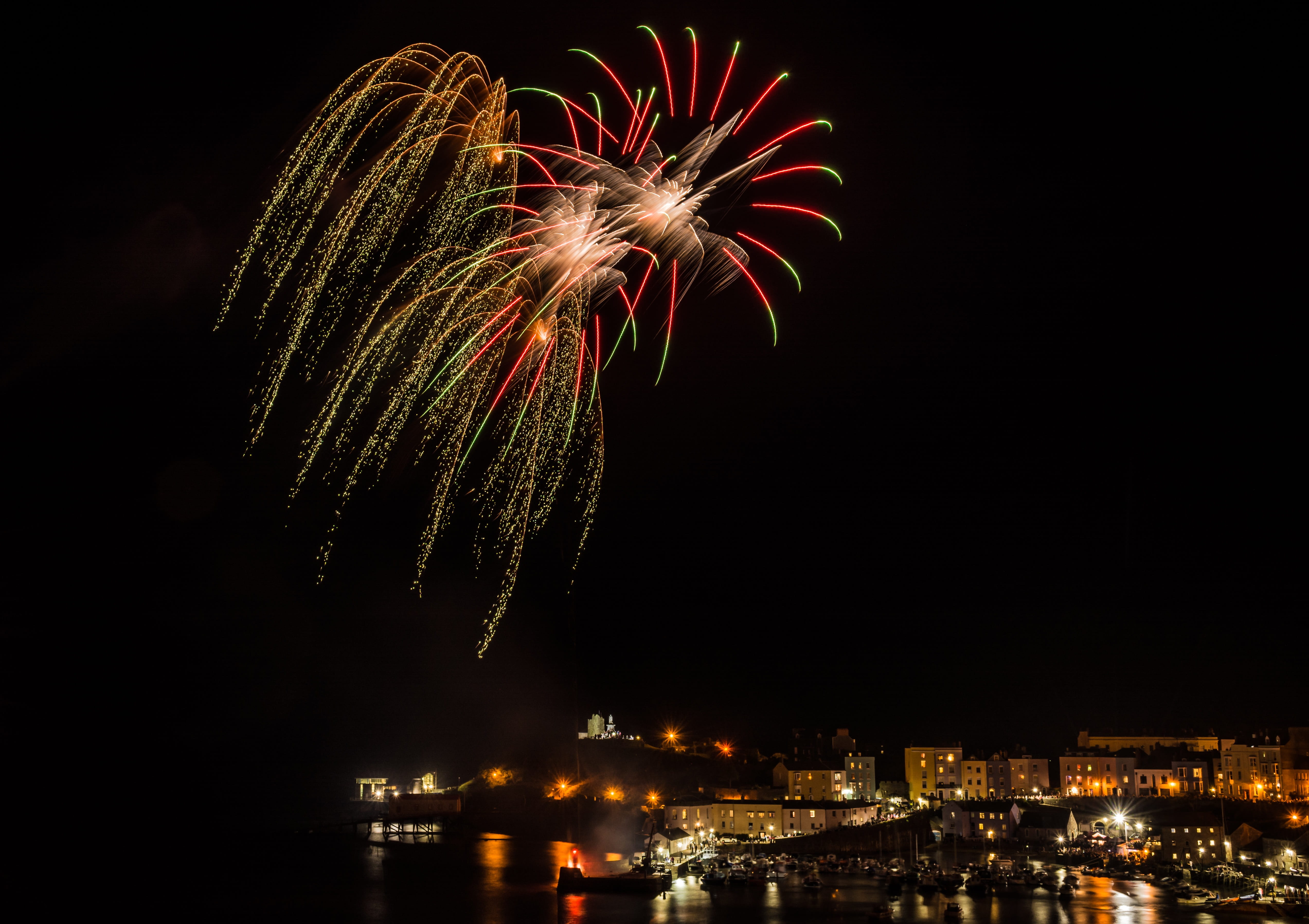 tenby, colours, built structure, light, city, architecture, evening, boats, sky, harbour, fireworks, firework, nature, celebration, skyscraper, firework display, HD Wallpaper