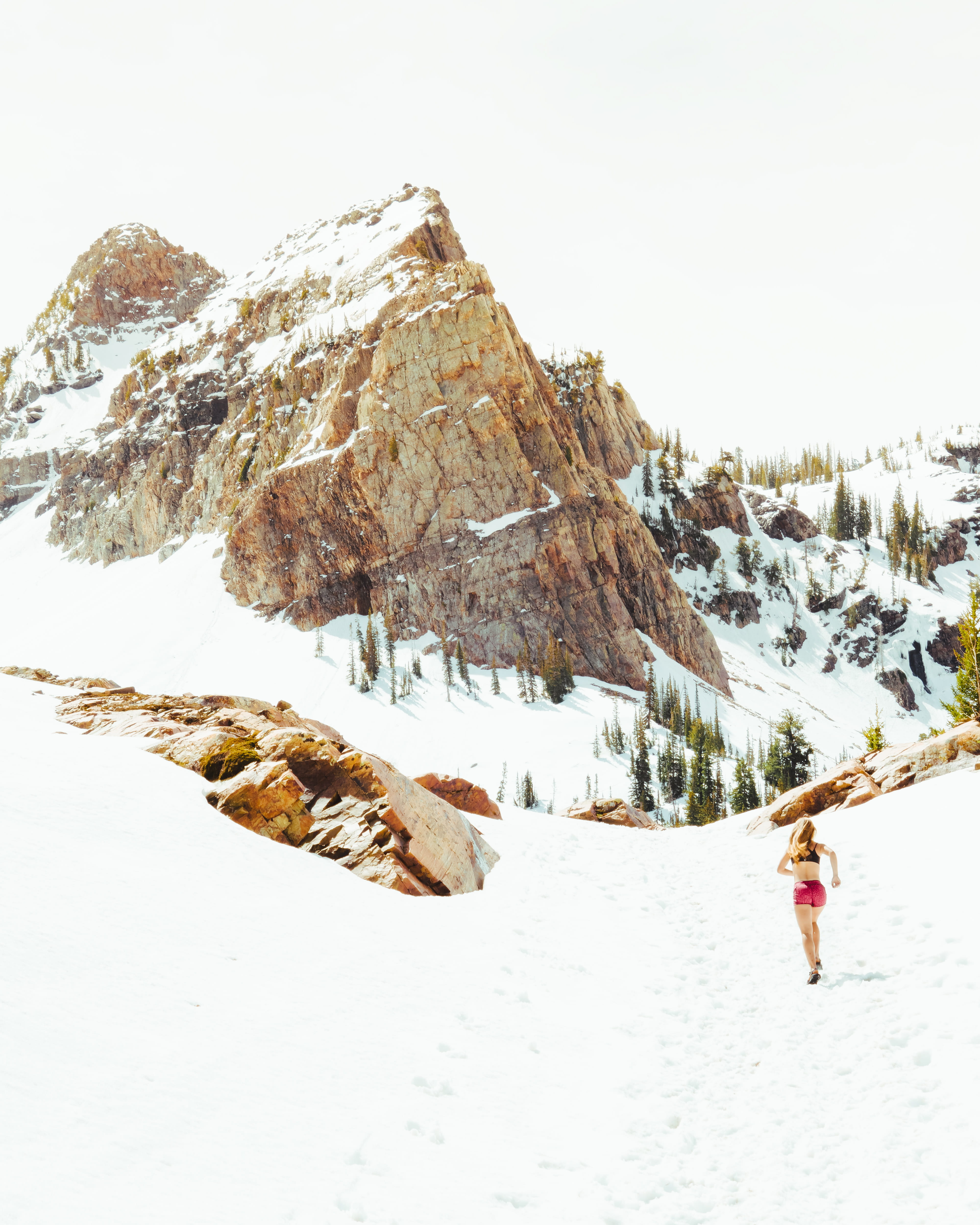 nature, beauty in nature, mountain, run, shorts, running girl, cold temperature, covering, wilderness, bright, trail running, warm clothing, winter, outdoor, Phone HD Wallpaper