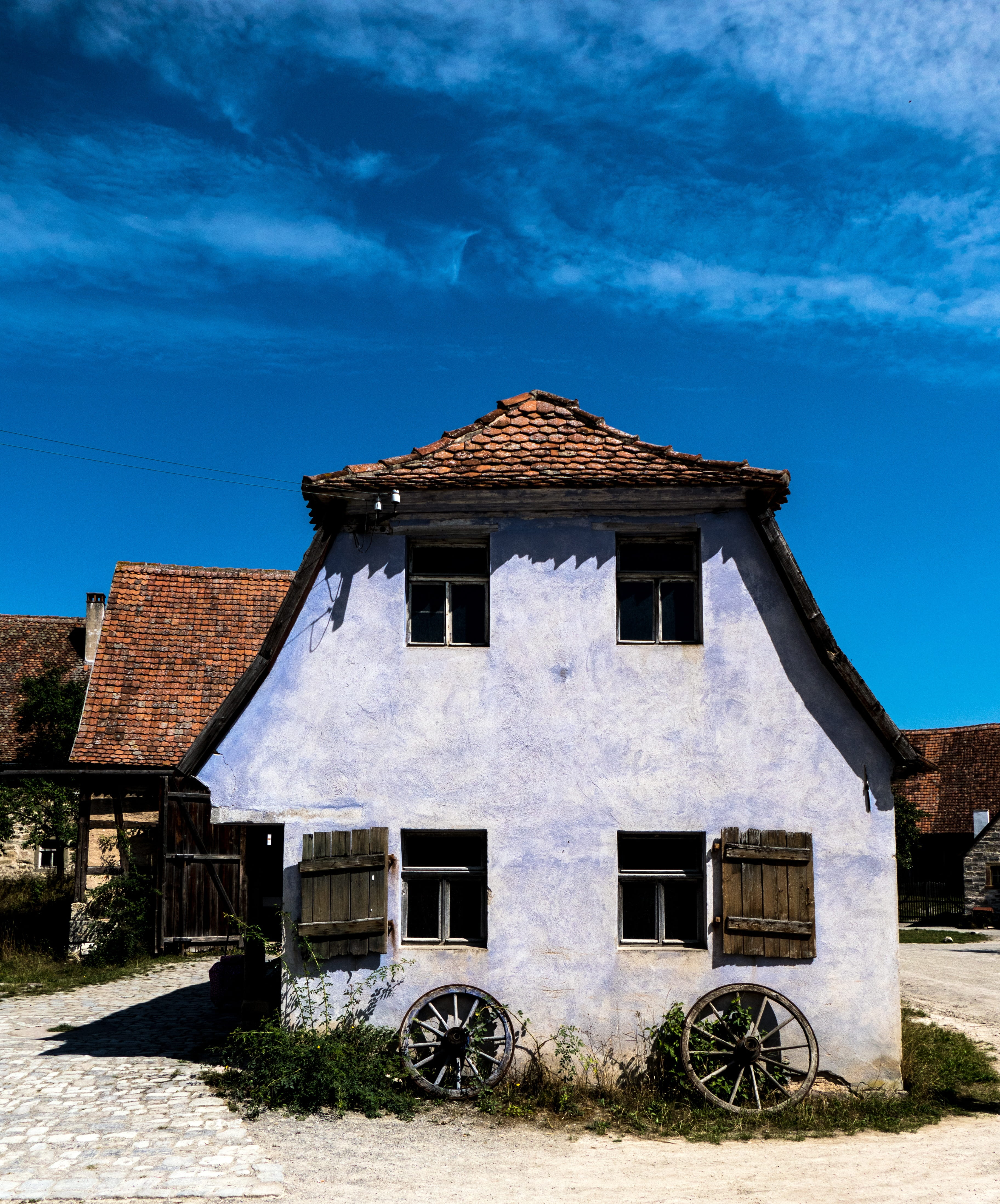 abandoned, sunlight, day, cottage, 4K, sky, culture, architecture, built structure, nature, old, the past, museum, blue, history, rural scene, building, Phone HD Wallpaper