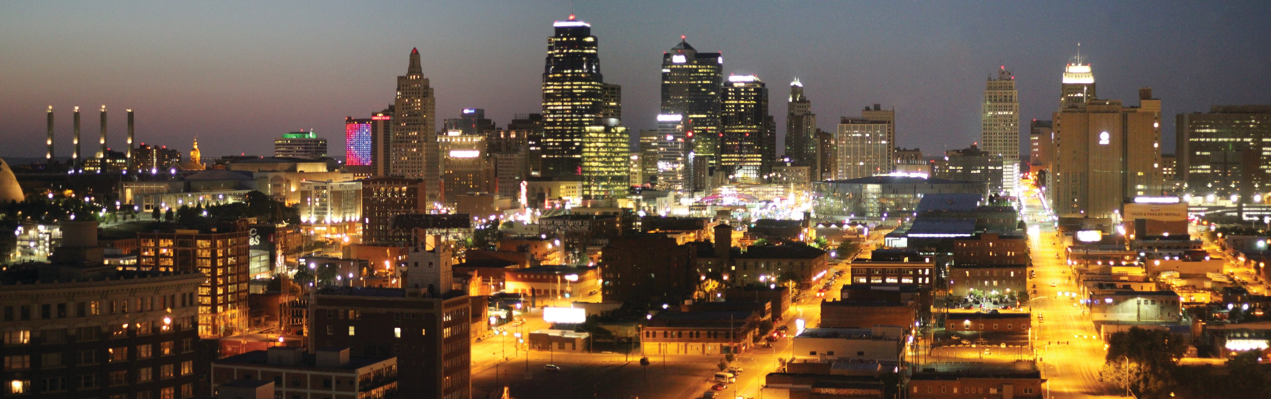 buildings, modern, Kansas City, cityscape, 4K, dusk, outdoors, architecture, no people, sky, city, financial district, illuminated, urban, urban skyline, HD Wallpaper