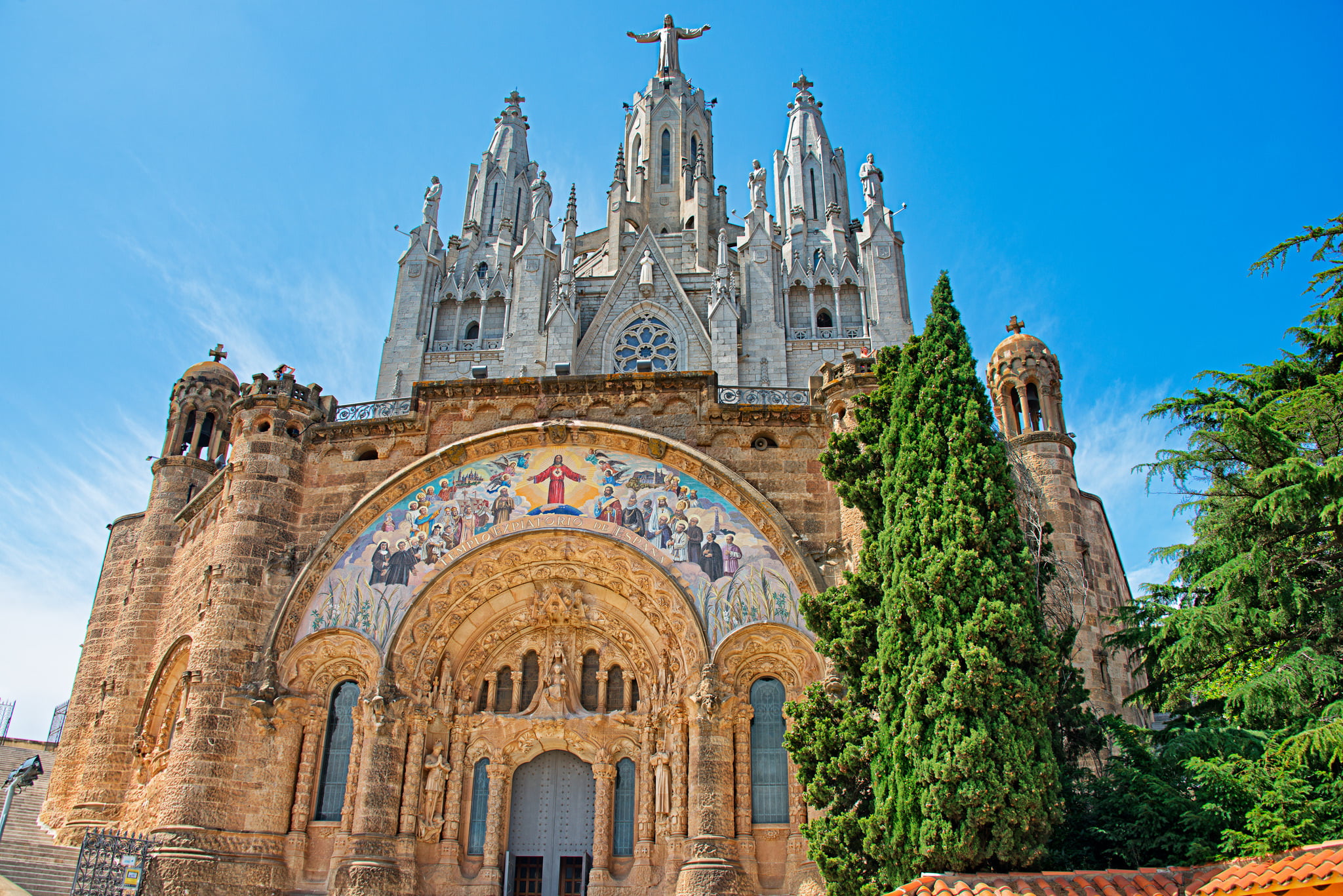 the sky, tree, Barcelona, spirituality, building exterior, no people, gothic style, plant, 1080P, trees, sky, travel destinations, nature, built structure, HD Wallpaper