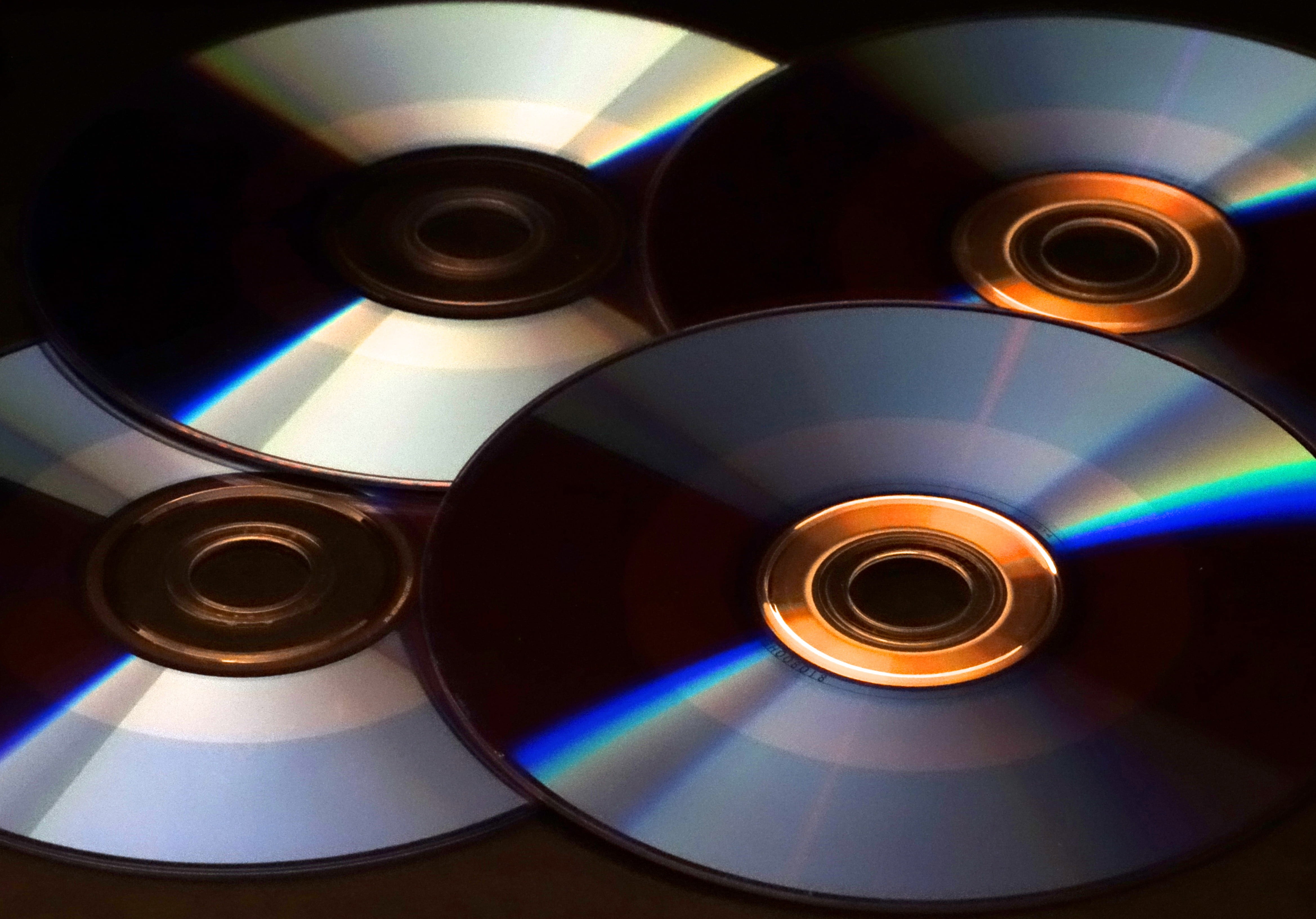 old, compact disc, edge, 4K, refraction, science and technology, demarcation, cd, geometric shape, data, equipment, audio equipment, circle, hang up, arts culture and entertainment, HD Wallpaper