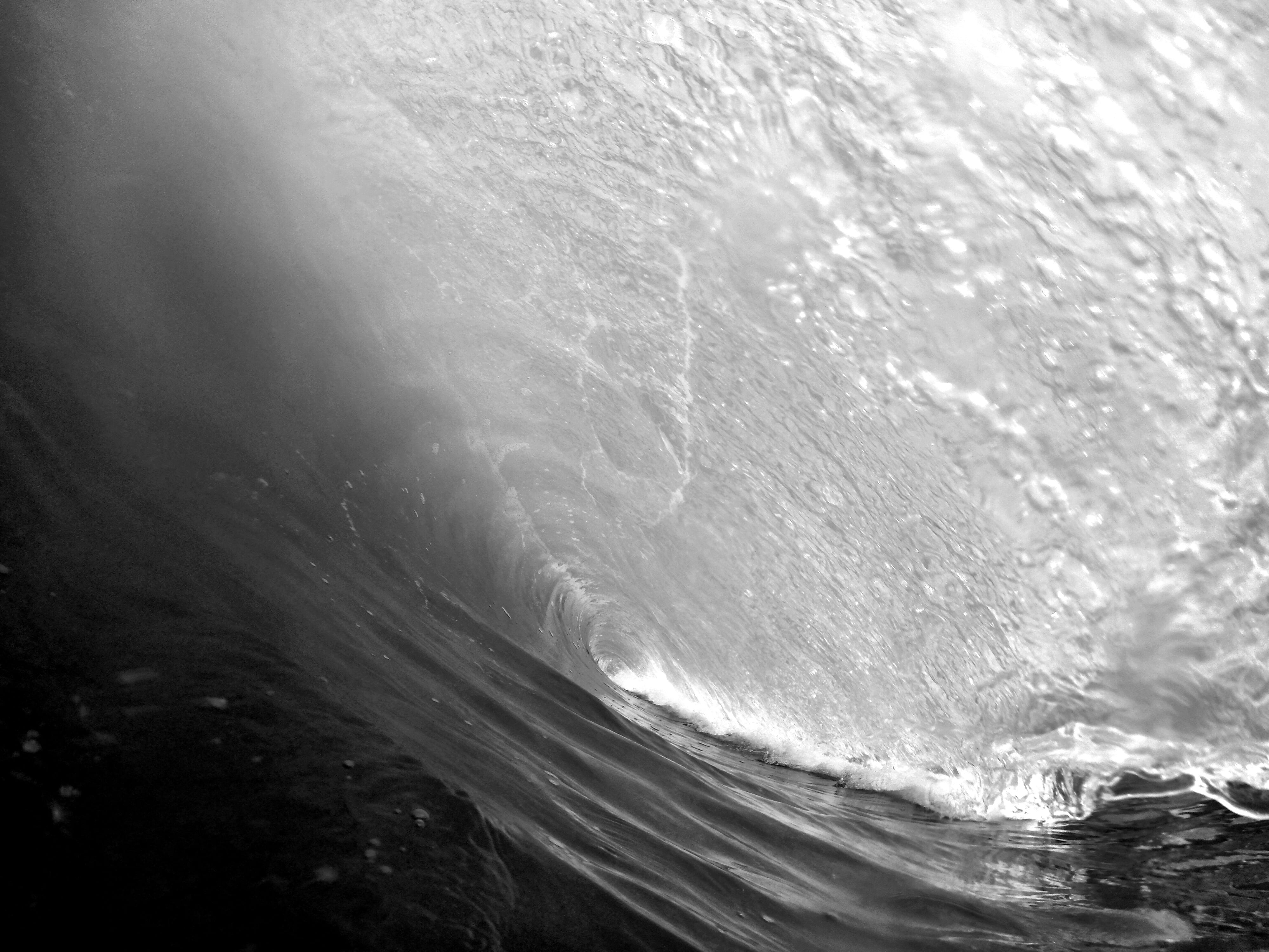 glassy, no people, foam, liquid, day, sunlight, diving, ocean, 4K, tube, full frame, underwater, barrel, black and white, surf, force, satellite, beauty in nature, HD Wallpaper