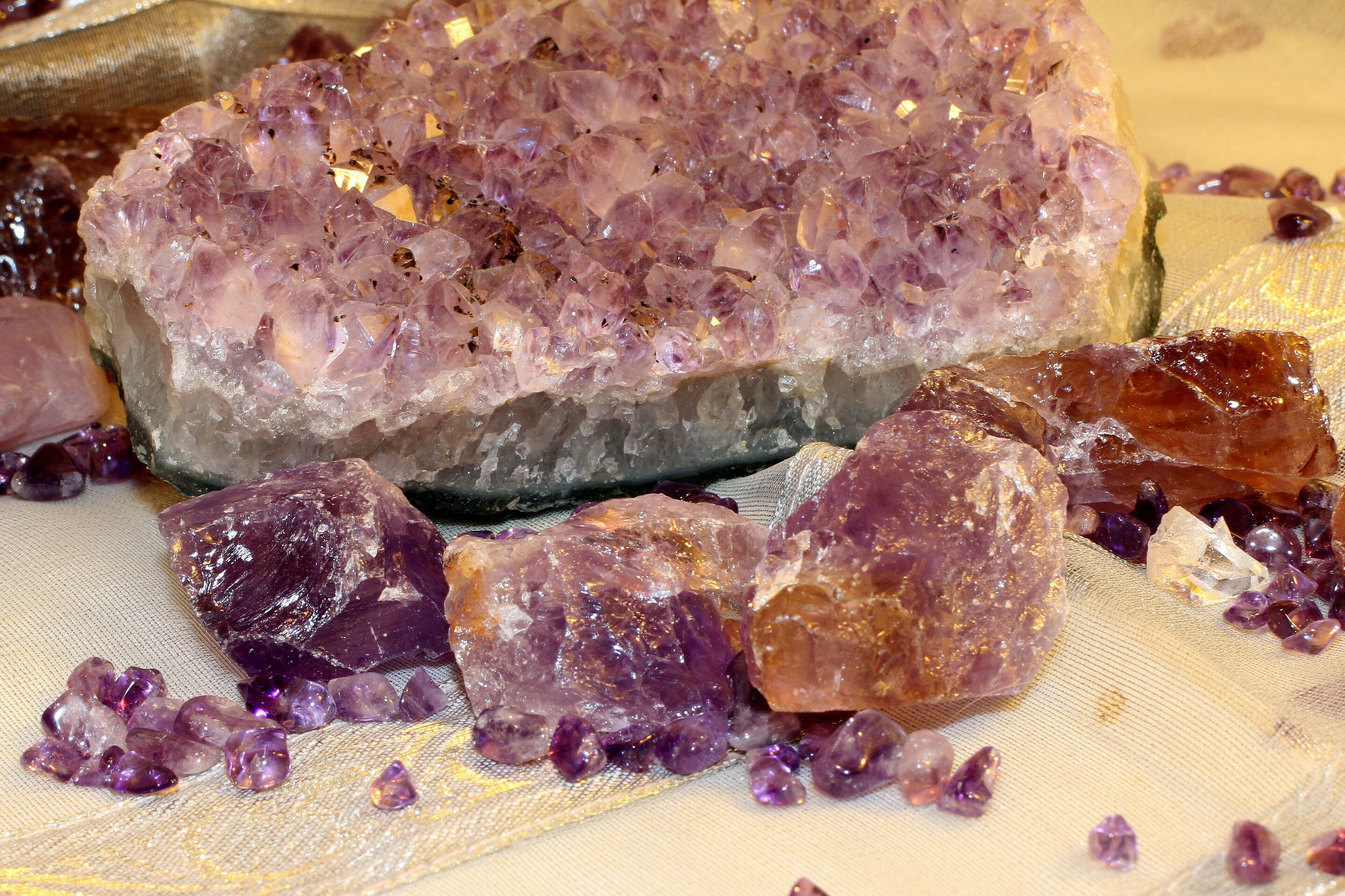 4K, transparent, healing stone, wellbeing, close-up, fruit, shining, no people, dark purple, violet, food and drink, focus on foreground, dried food, reflexes, HD Wallpaper