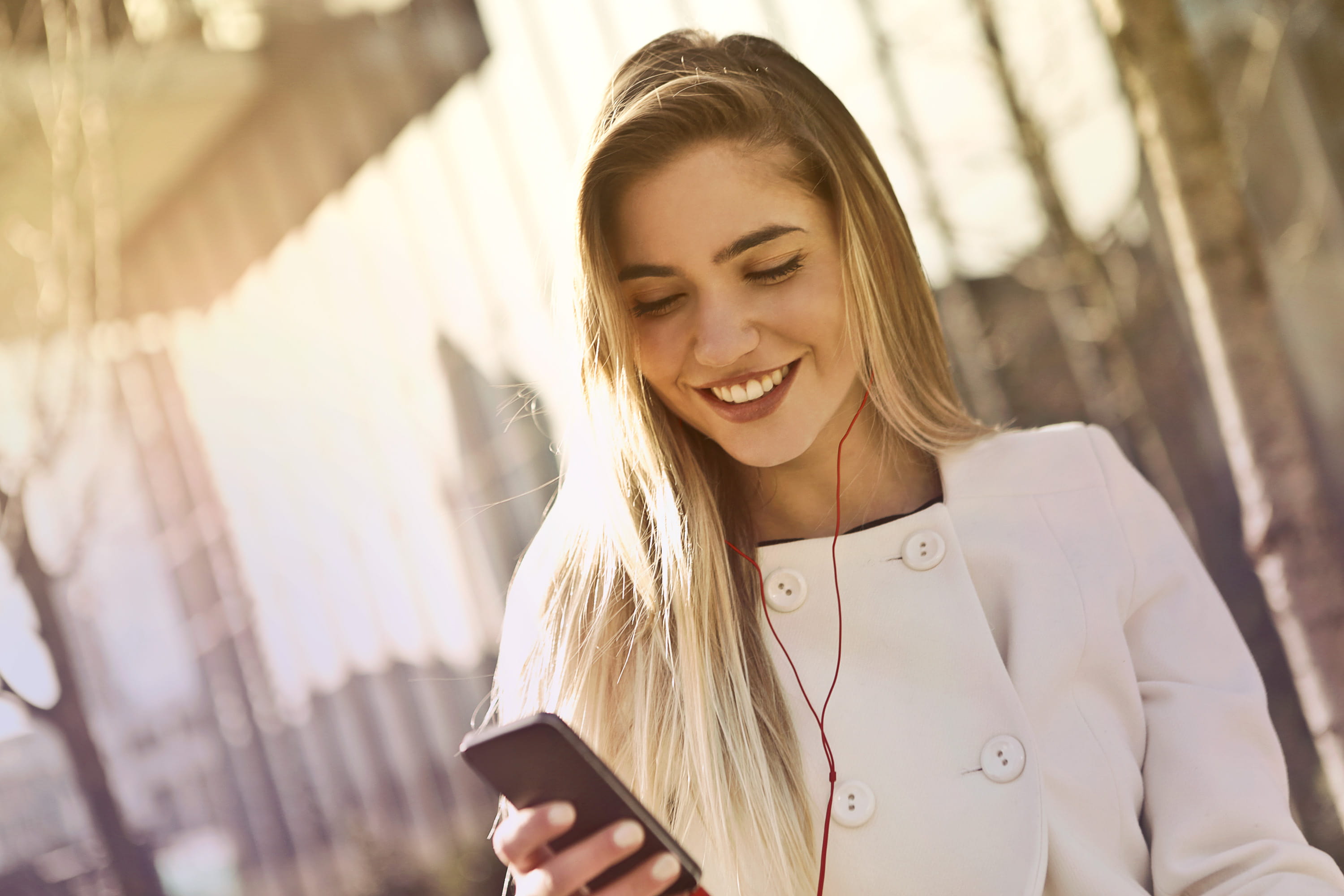 outdoor, wearing, headphone, communication, cheerful, white, connection, businesswoman, 25-30 years old, white coat, fashion, Happy, smart phone, Music, HD Wallpaper
