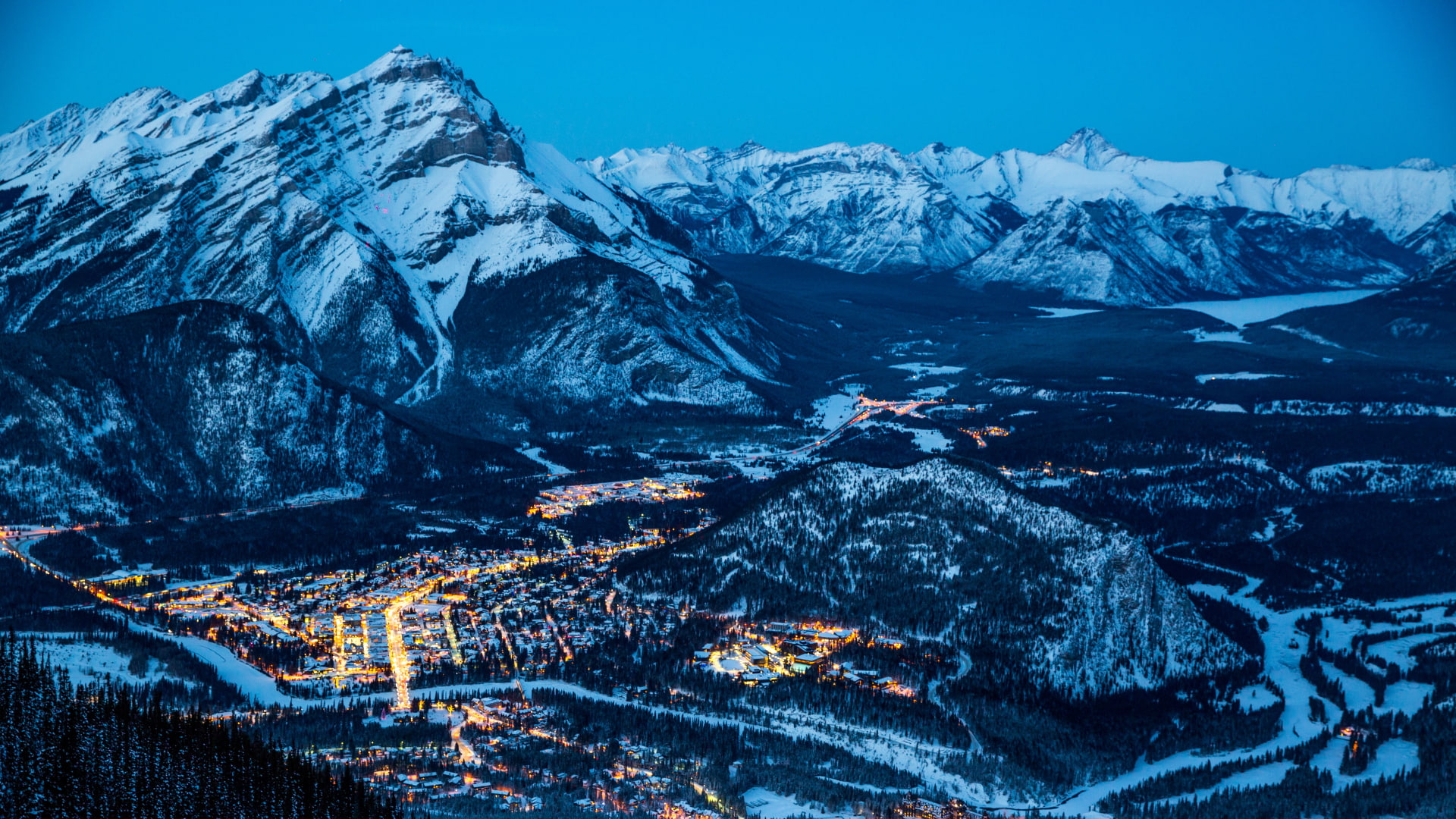 valley, 1080P, Banff National Park, Canada, lights, pine trees, mountains, forest, Tunnel Mountain, nature, landscape, snow, Banff, winter, village, HD Wallpaper