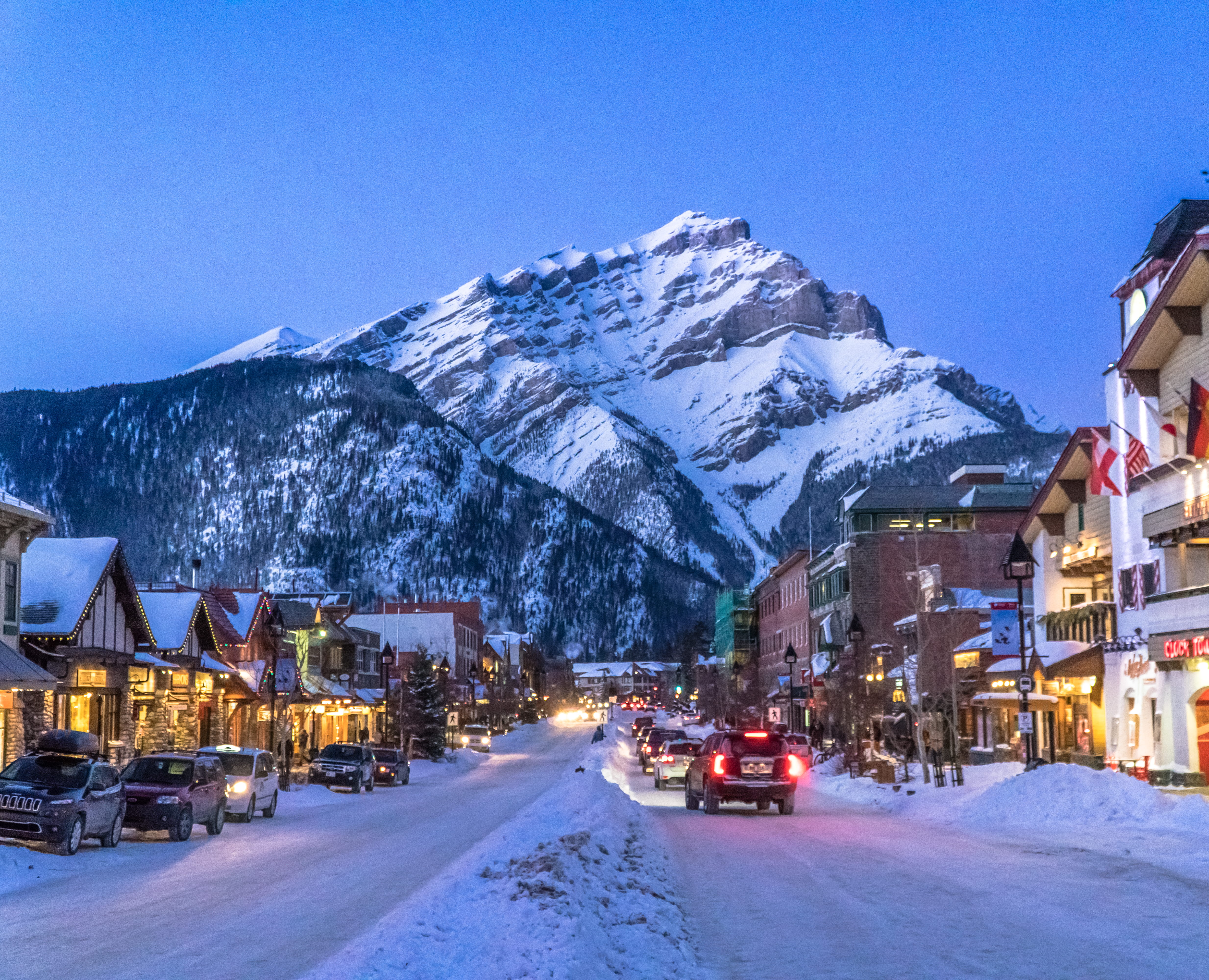 extreme weather, alberta, town, sky, lake louise, cold temperature, built structure, clear sky, car, land vehicle, cold, blue, hill, snowing, motor vehicle, HD Wallpaper