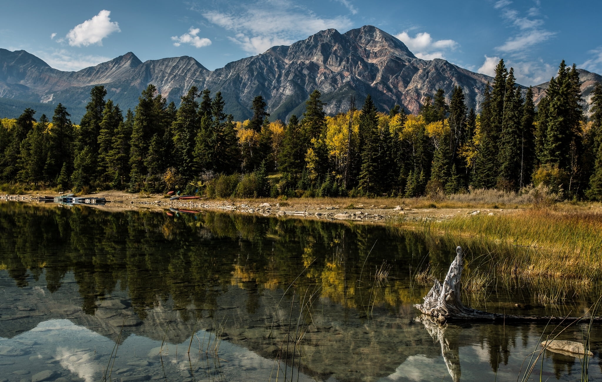 reflection, rocky Mountains, tourism, mountain Range, mountain Peak, nature, body, summer, valley, 1080P, travel, canadian Rockies, sunlight, waterfront, HD Wallpaper