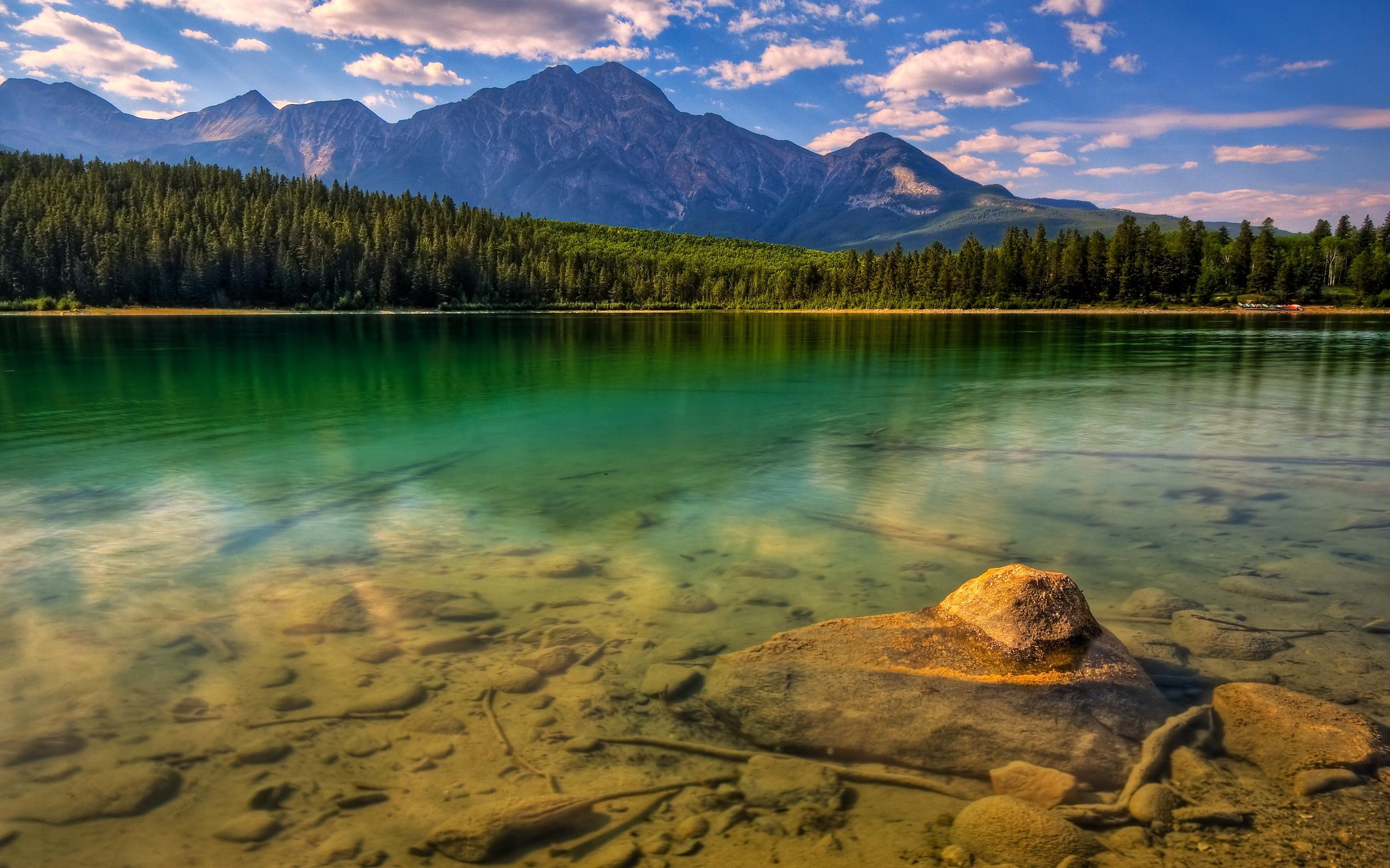 nature, lake, reflections, turquoise, canada, alberta, trees, jasper park, lakes, mountains, 2K, jasper, HD Wallpaper