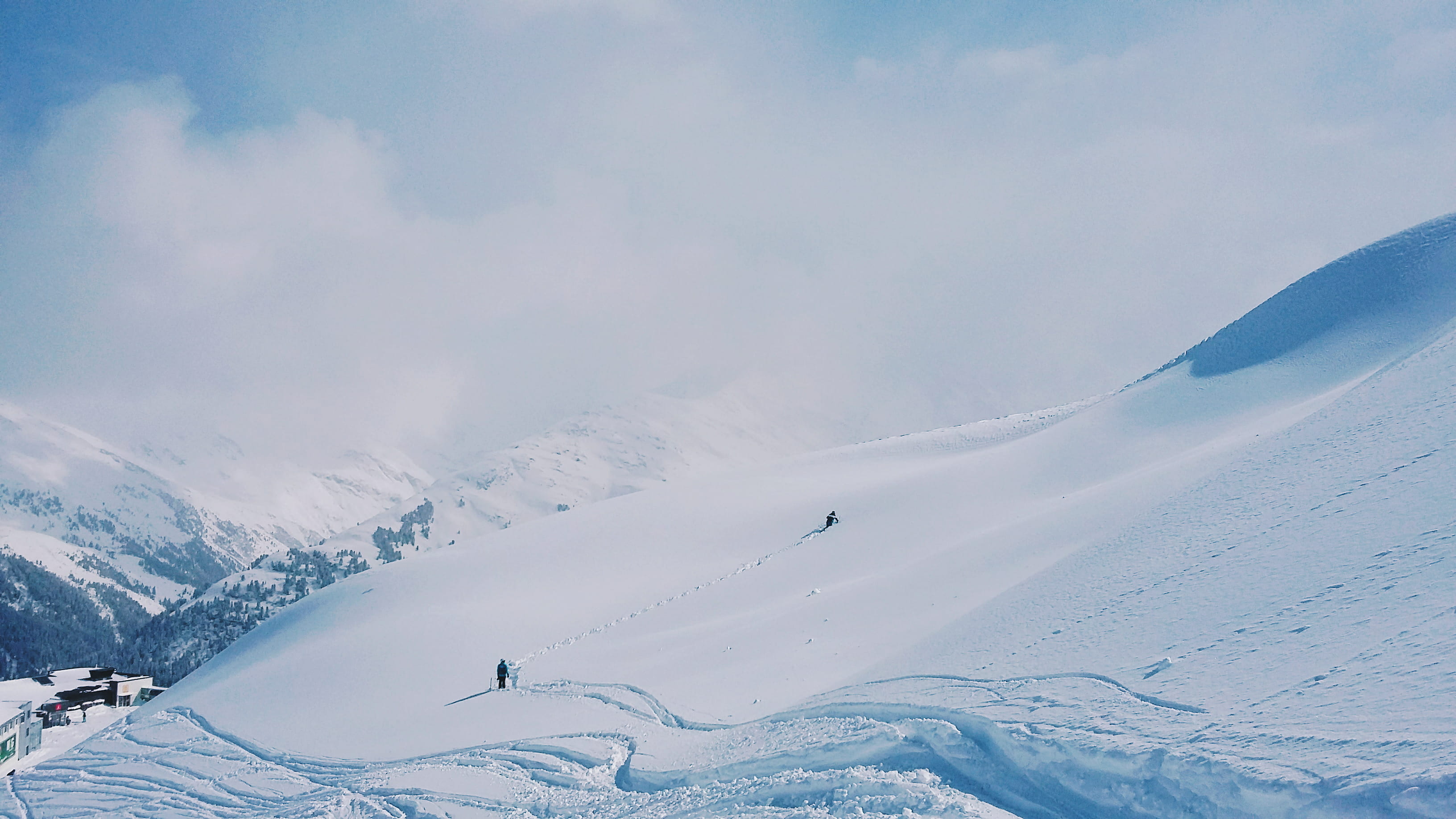 season, tranquility, hiking, scenics, white color, day, skiing, 2K, no People, ski resort, mountain Peak, mountain Range, cold temperature, travel, sky, HD Wallpaper