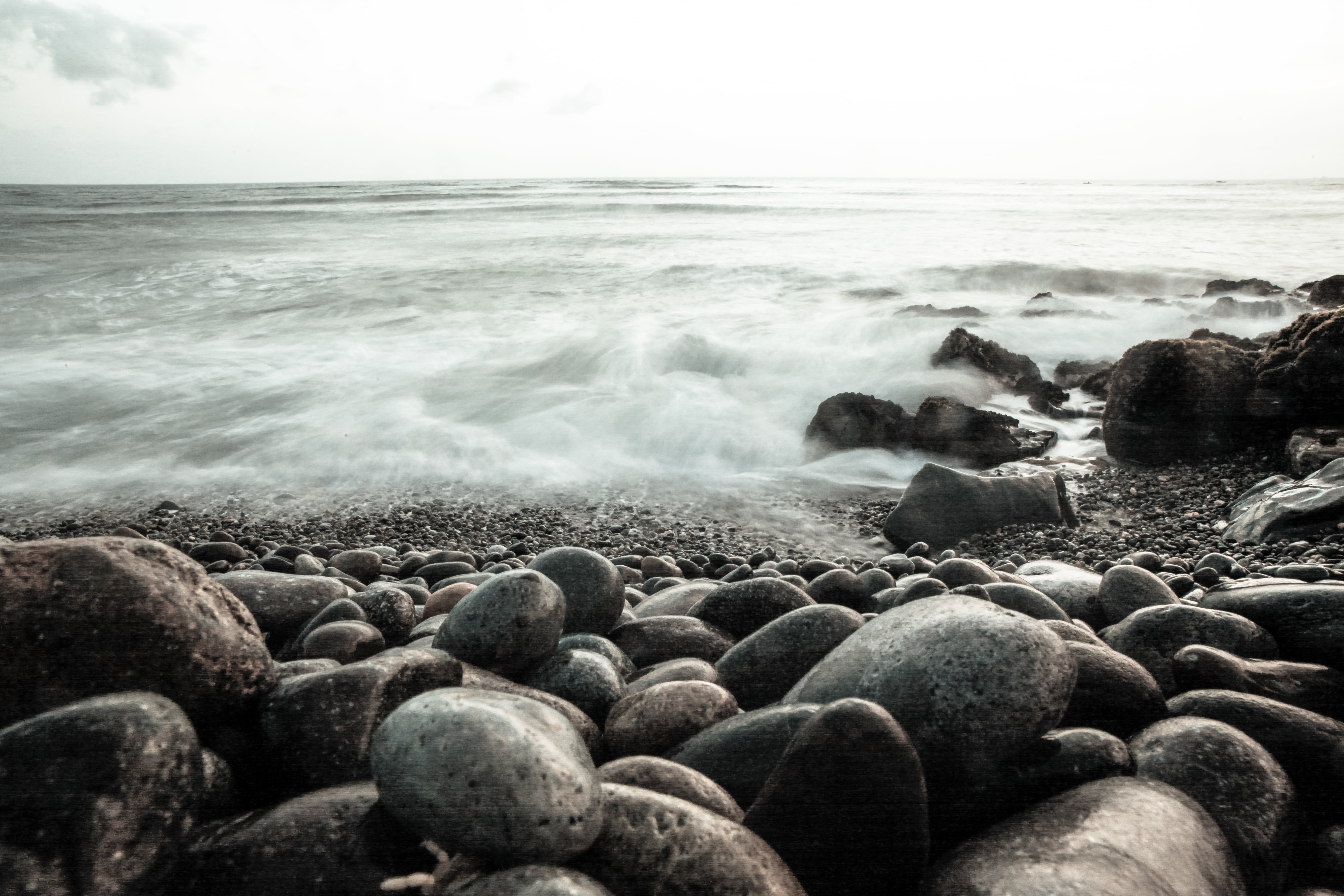 lima, sea, wet, coastline, pebbles, Makaha, slow, canon, Down, stones, 5K, moist, rock - Object, water, sunset, 5d, seascape, Playa, cold, pacific, tone, HD Wallpaper