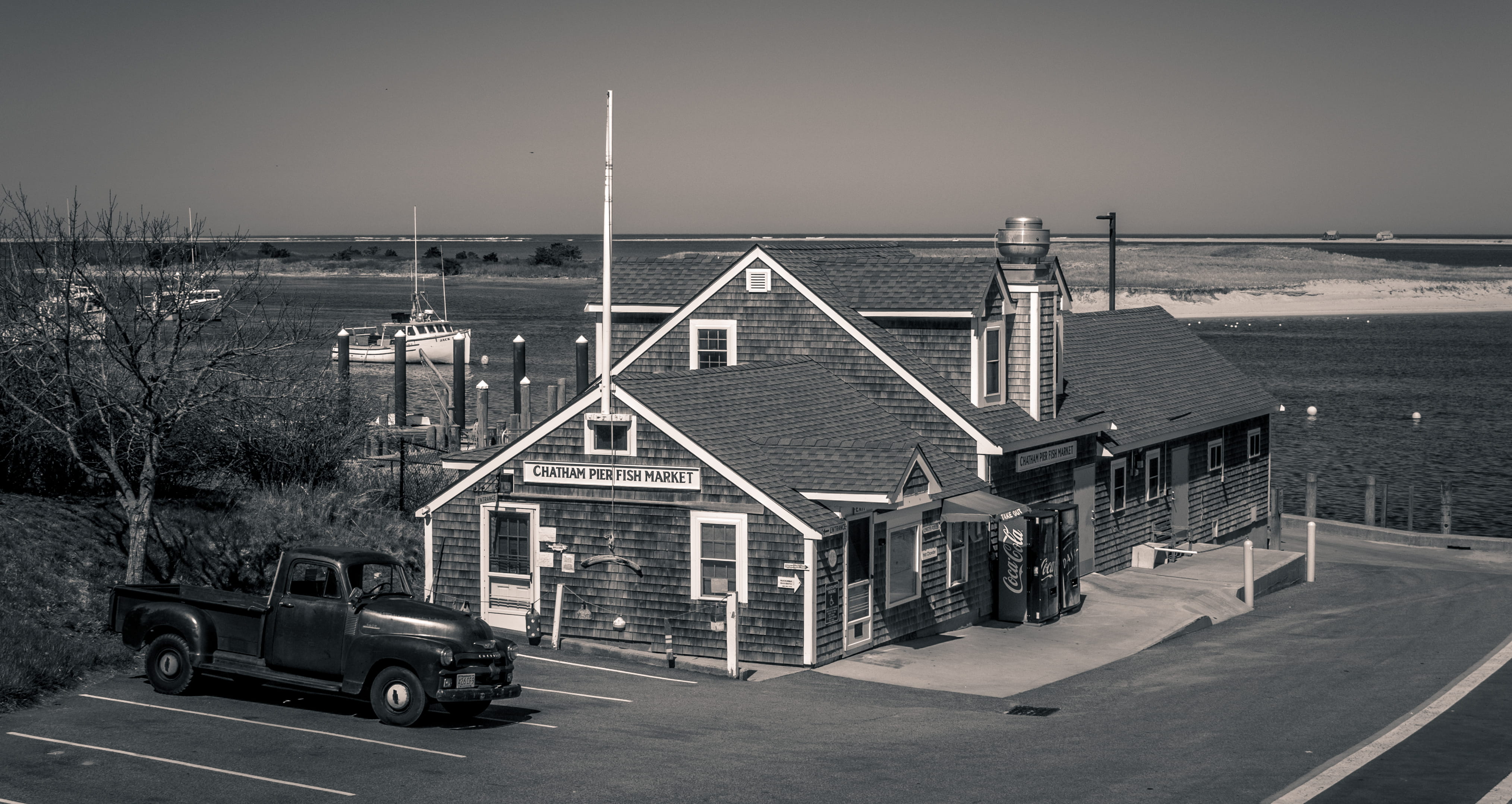 restaurant, black and white, road, water, day, built structure, usa, outdoors, peninsula, mode of transportation, chatham, tourist, ship, boat, united states, HD Wallpaper