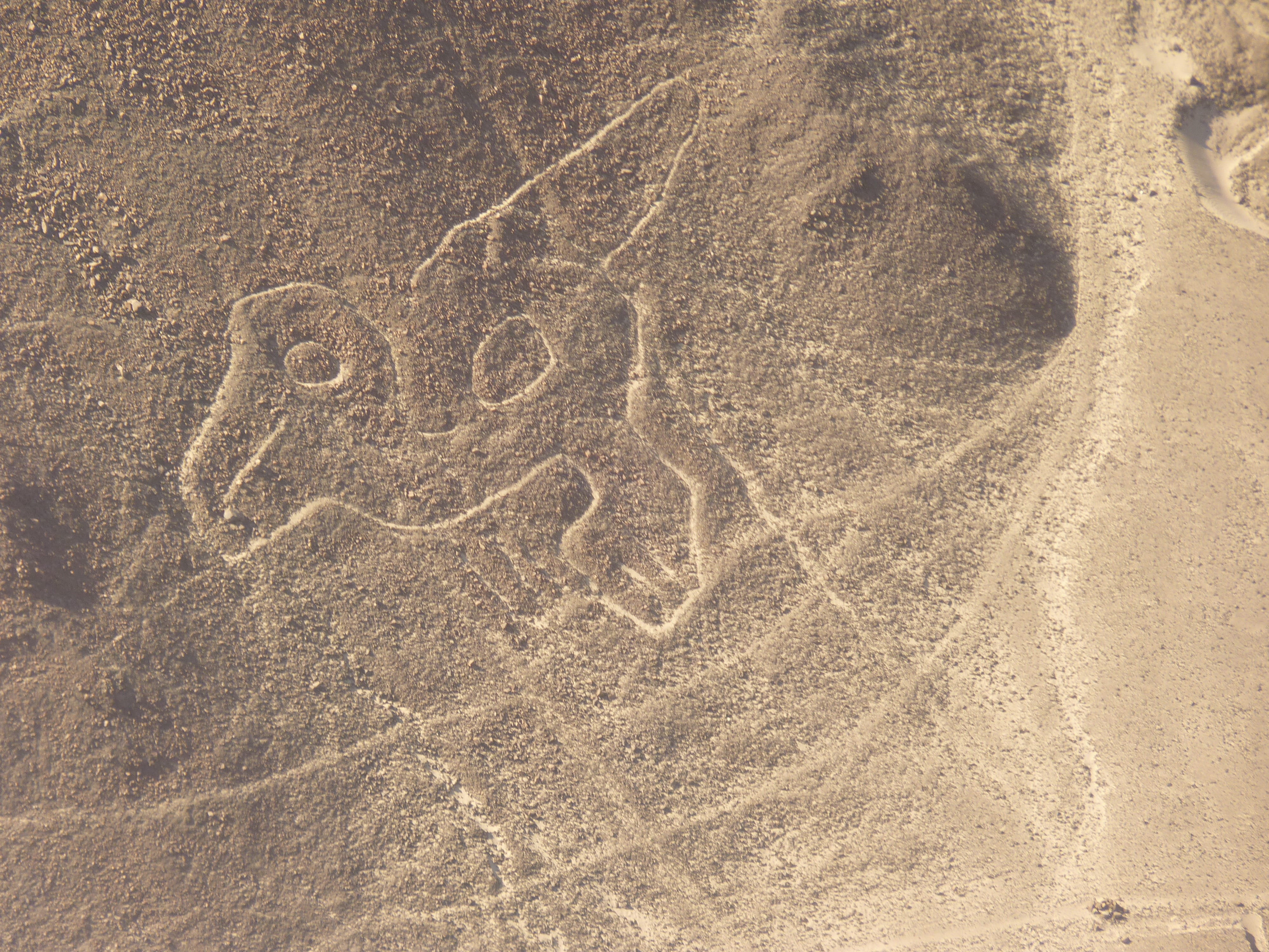 Nasca Lines, high angle view, heart shape, love, craft, positive emotion, nasca, outdoors, land, 4K, nature, pattern, full frame, textured, activity, beach, HD Wallpaper